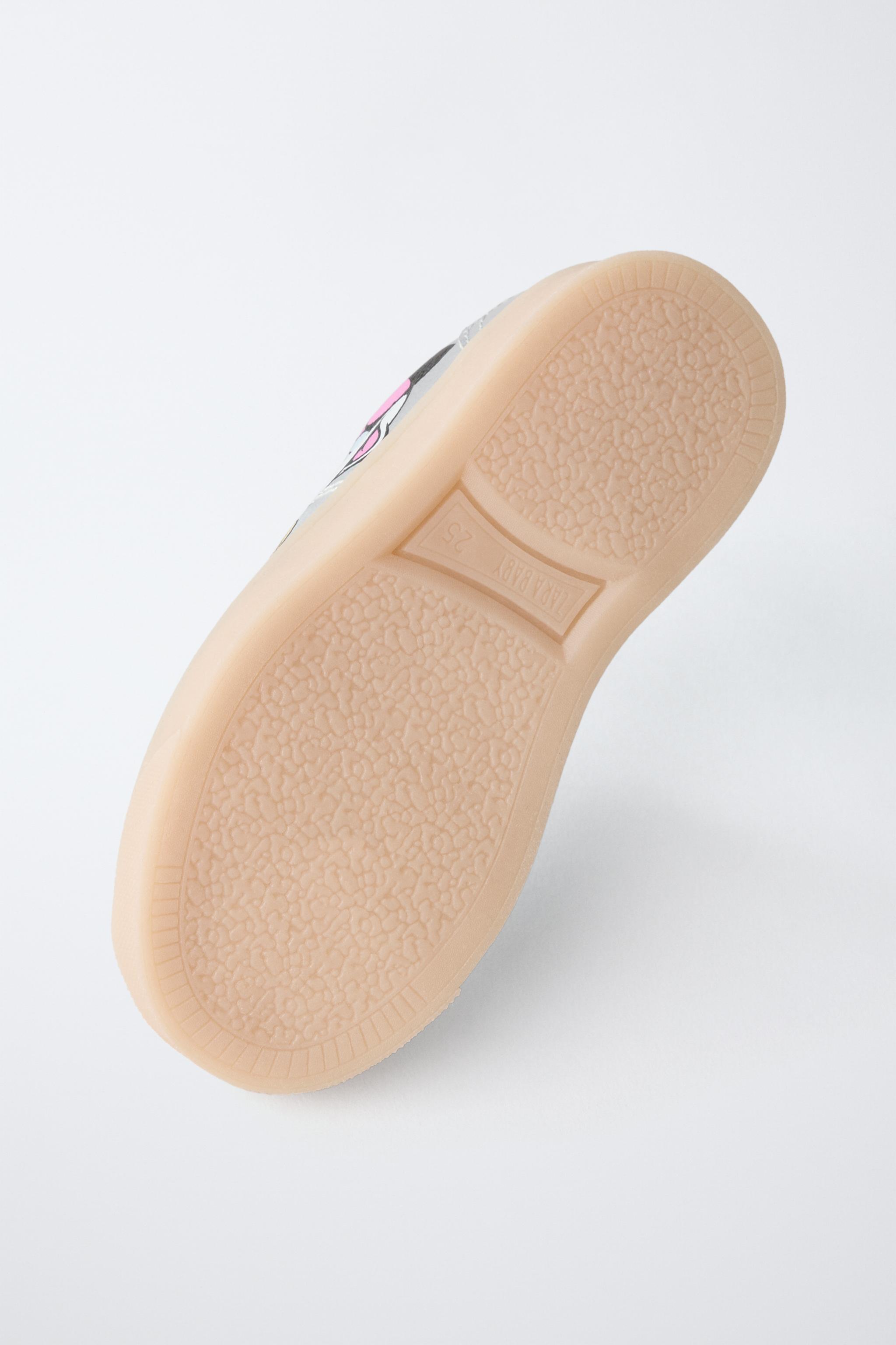 MINNIE MOUSE AND DAISY © DISNEY SNEAKERS