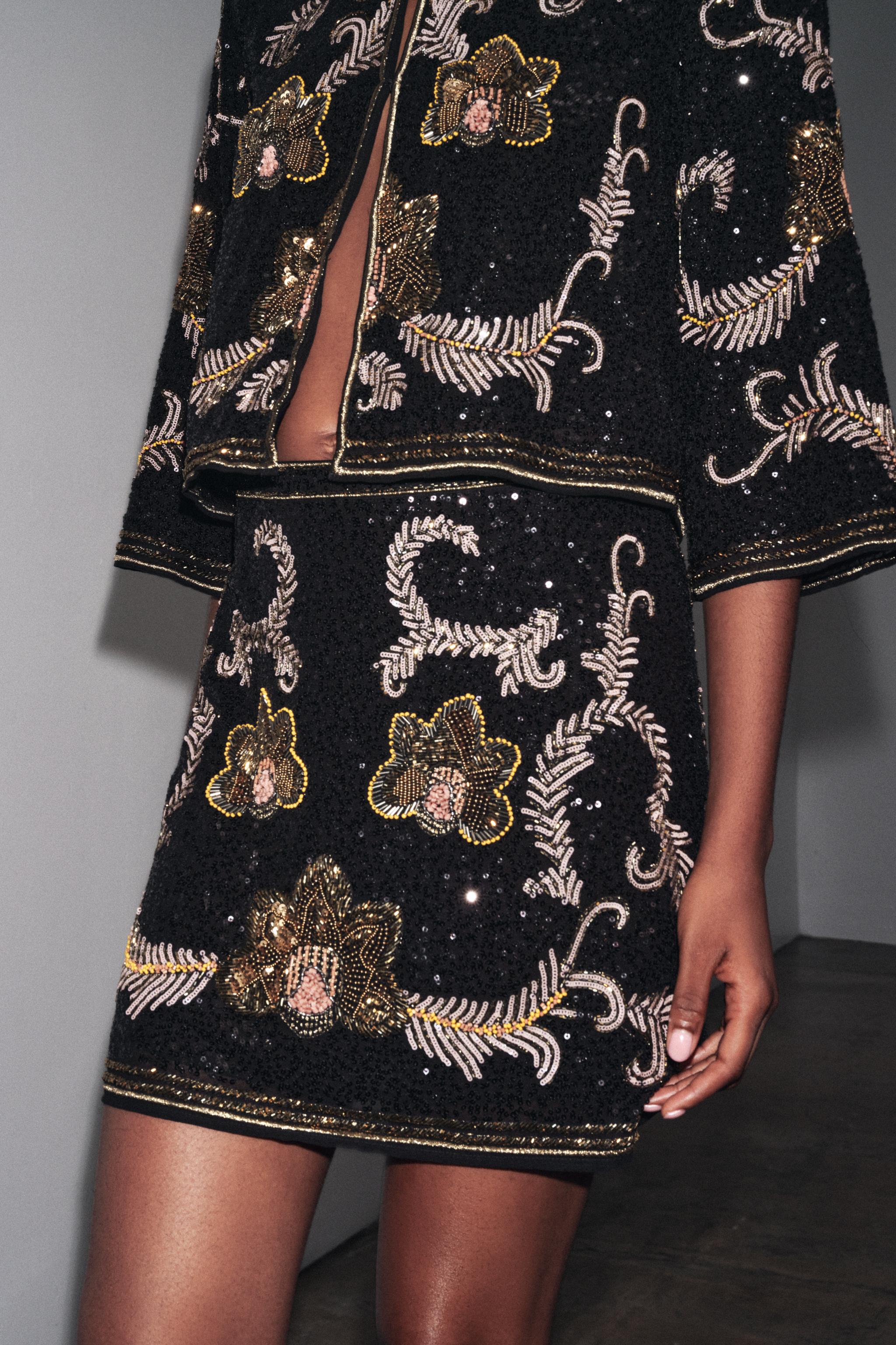 EMBROIDERED CAPE JACKET