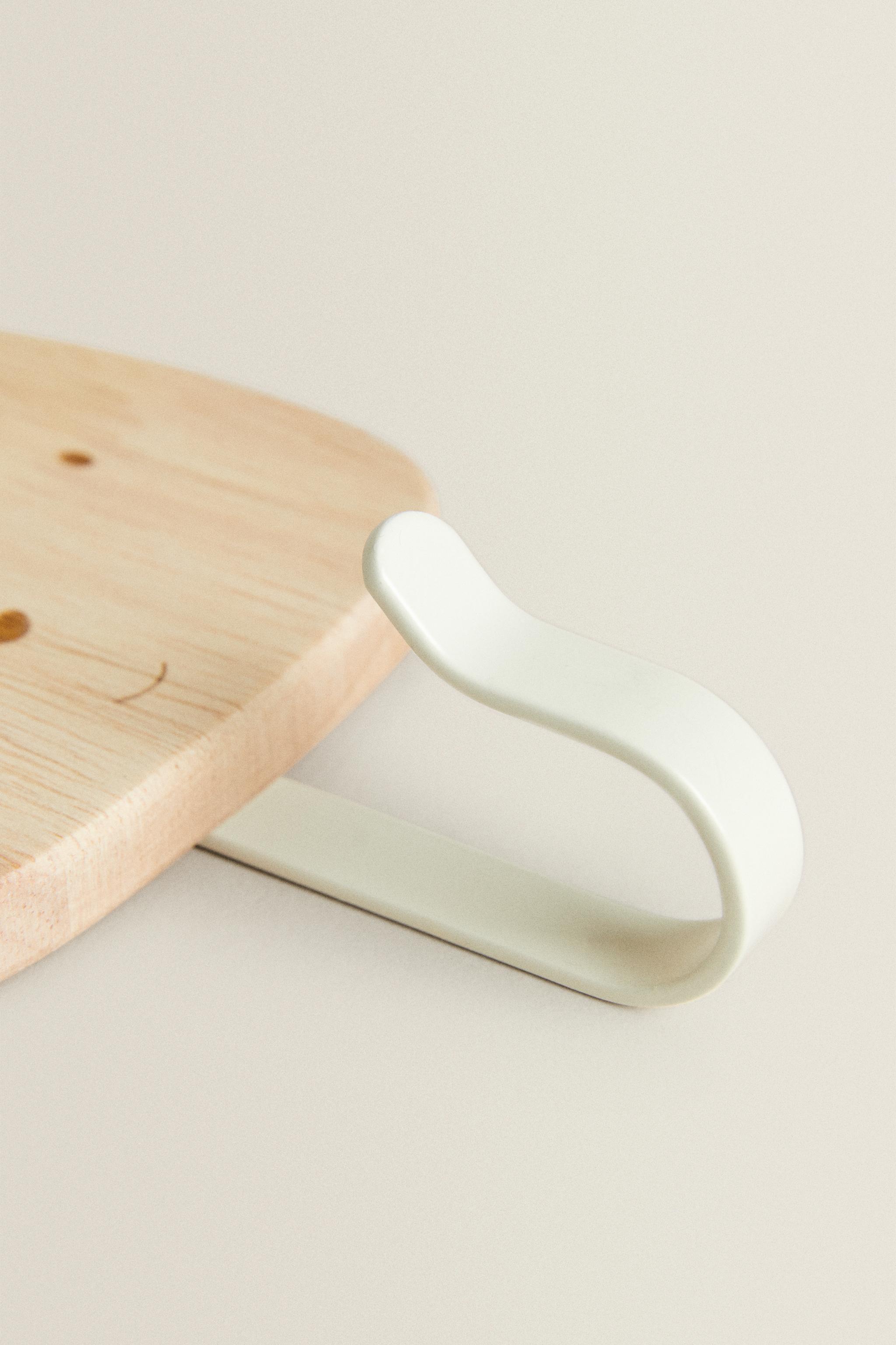 CHILDREN'S BEAR HOOK