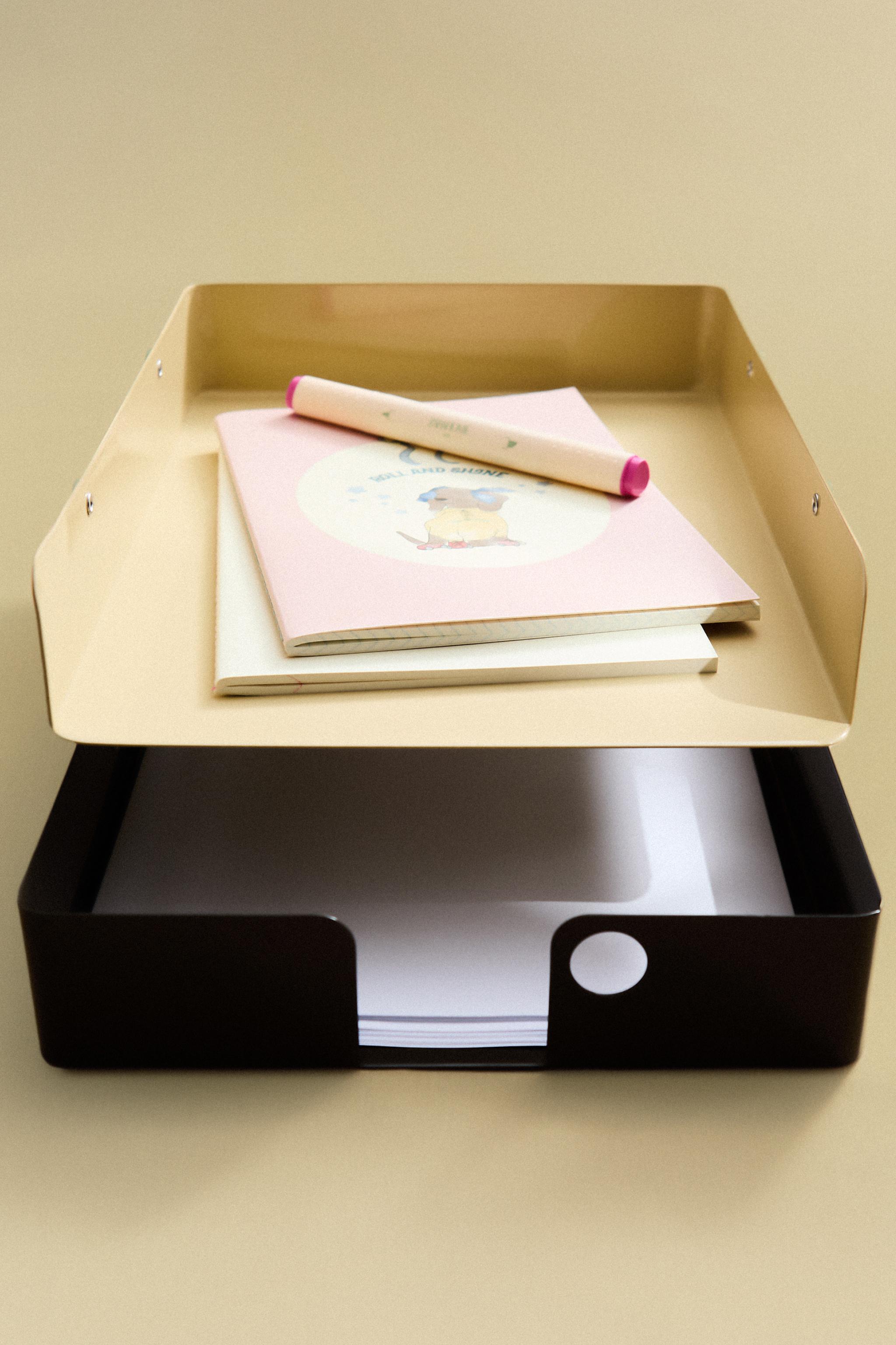 CHILDREN'S METAL DESK TRAY