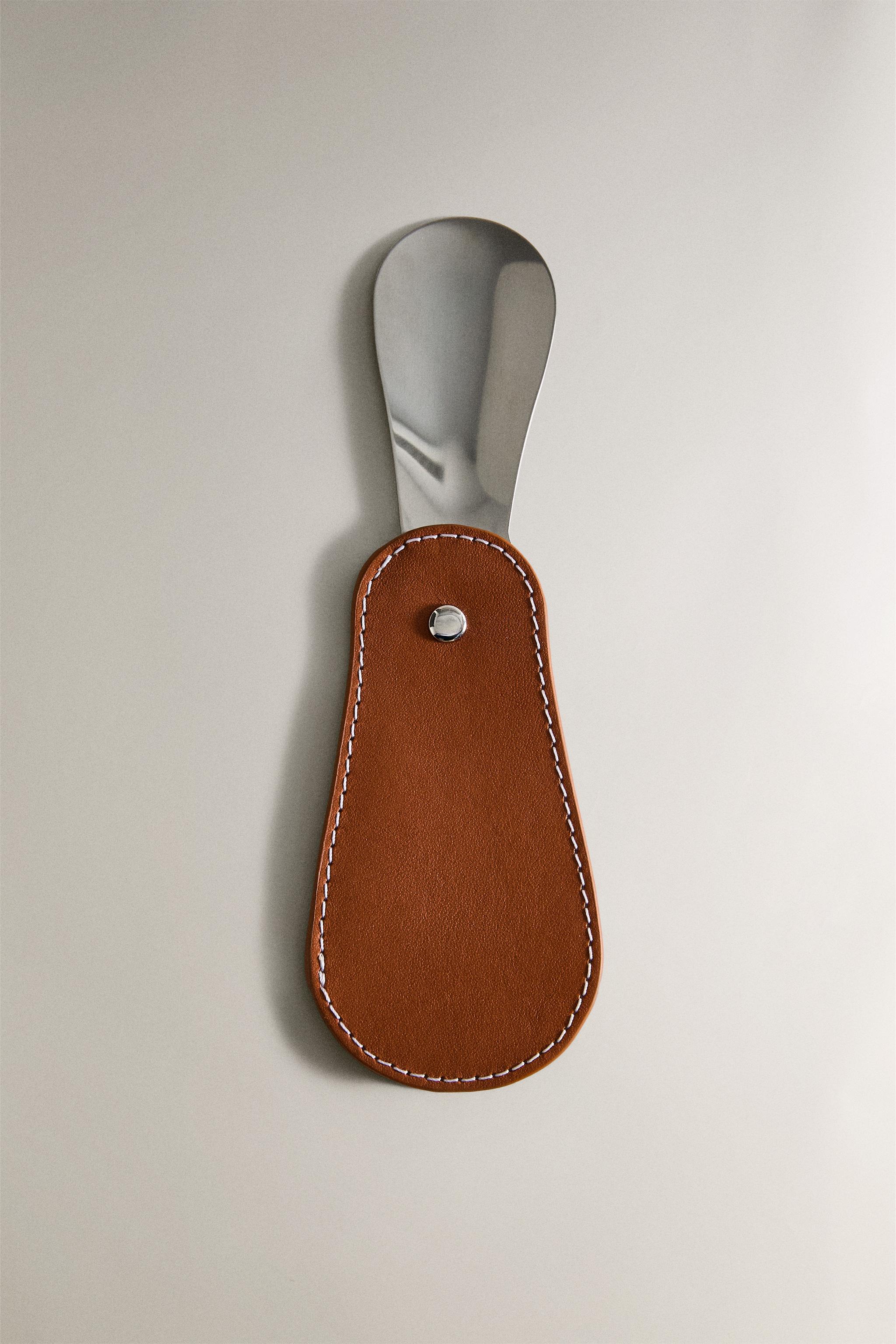 LEATHER TRAVEL SHOEHORN