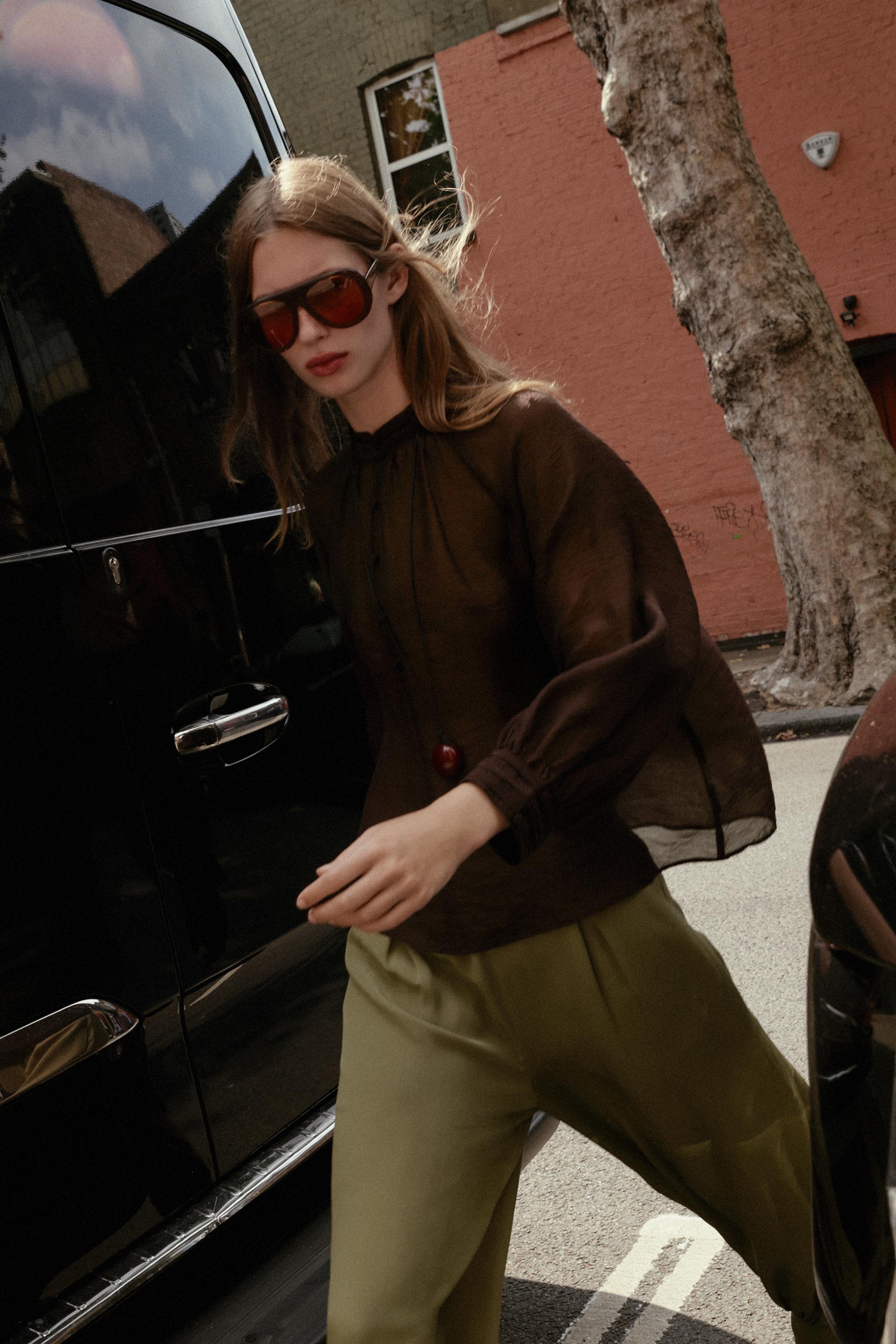 SHEER BALLOON SLEEVE BLOUSE