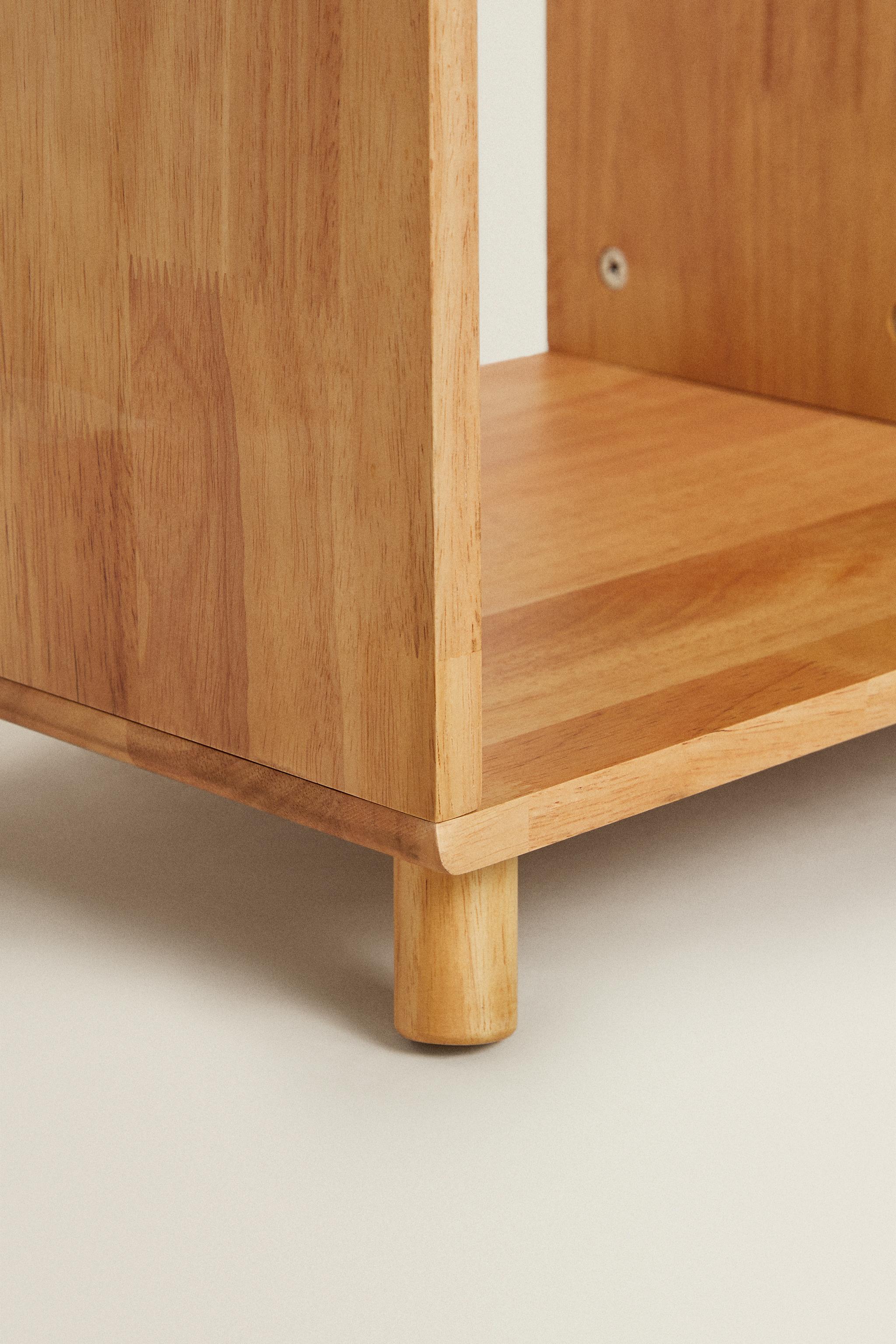 WOOD STORAGE SIDEBOARD