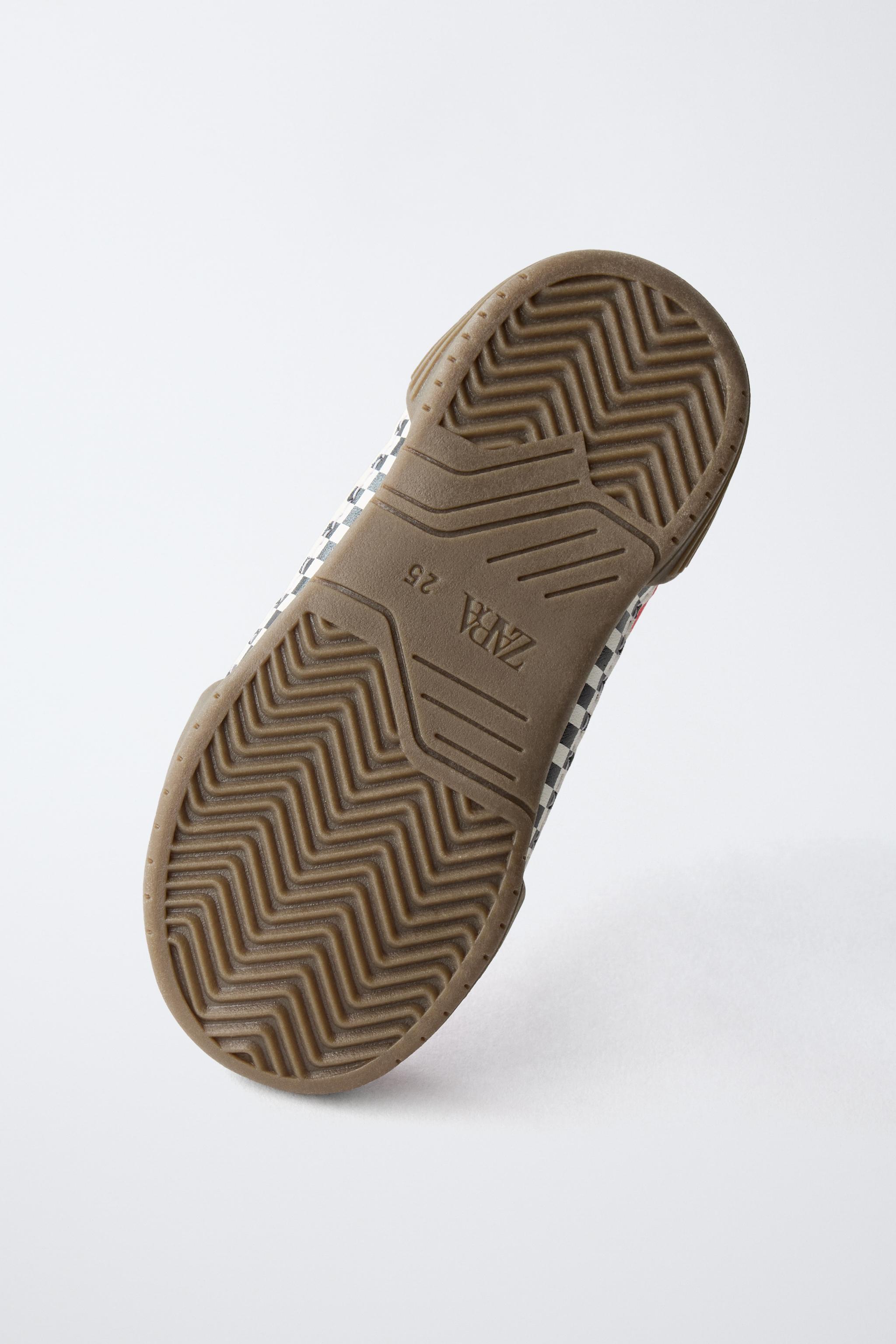 CARS LIGHTNING MCQUEEN © DISNEY SNEAKERS