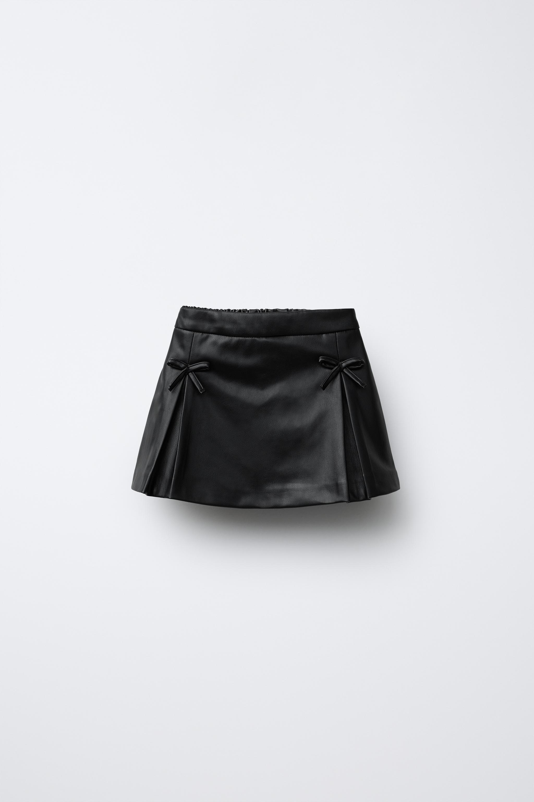 FAUX LEATHER TIED SKORT