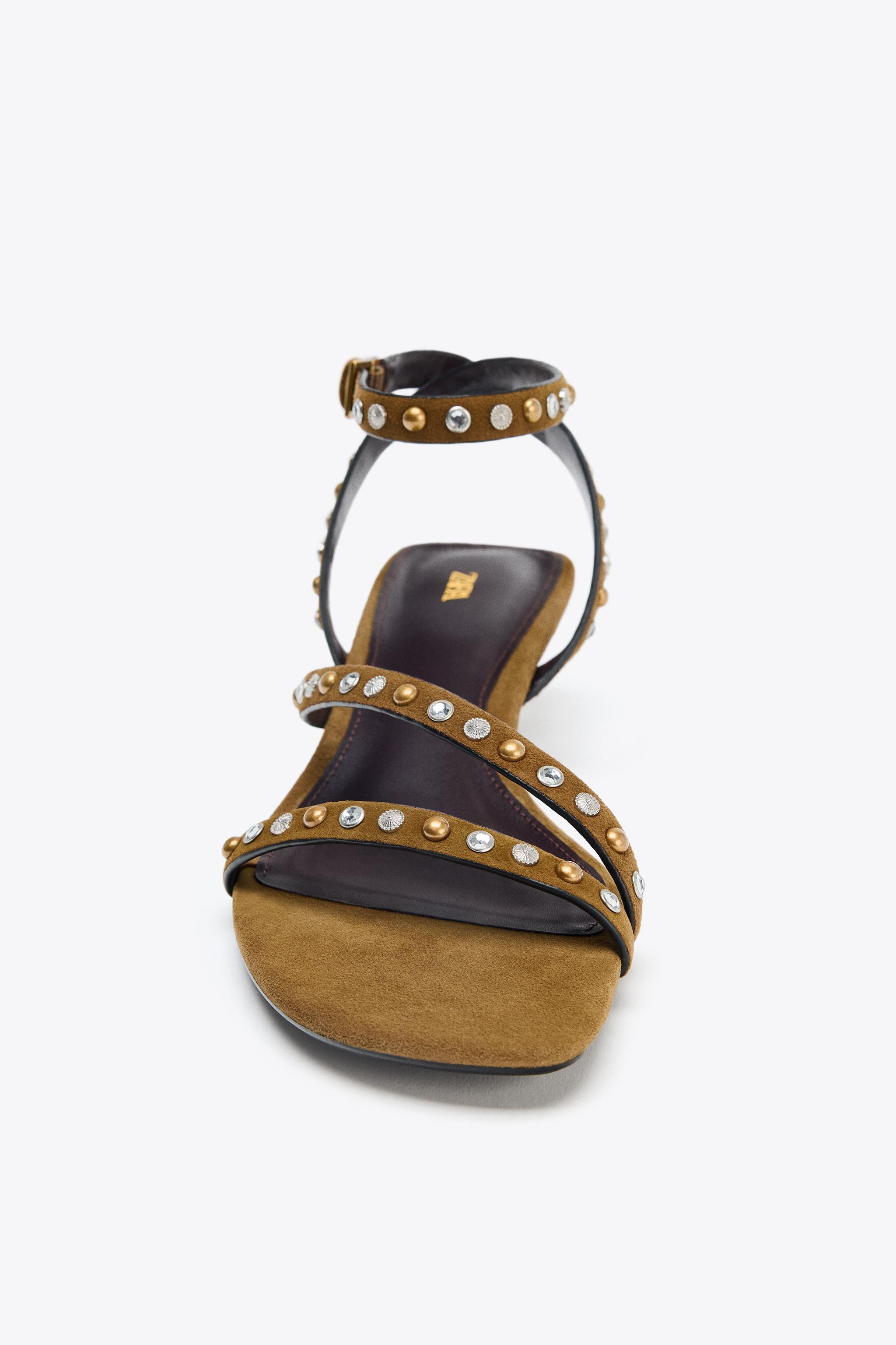 SPLIT LEATHER STUDDED KITTEN SANDAL
