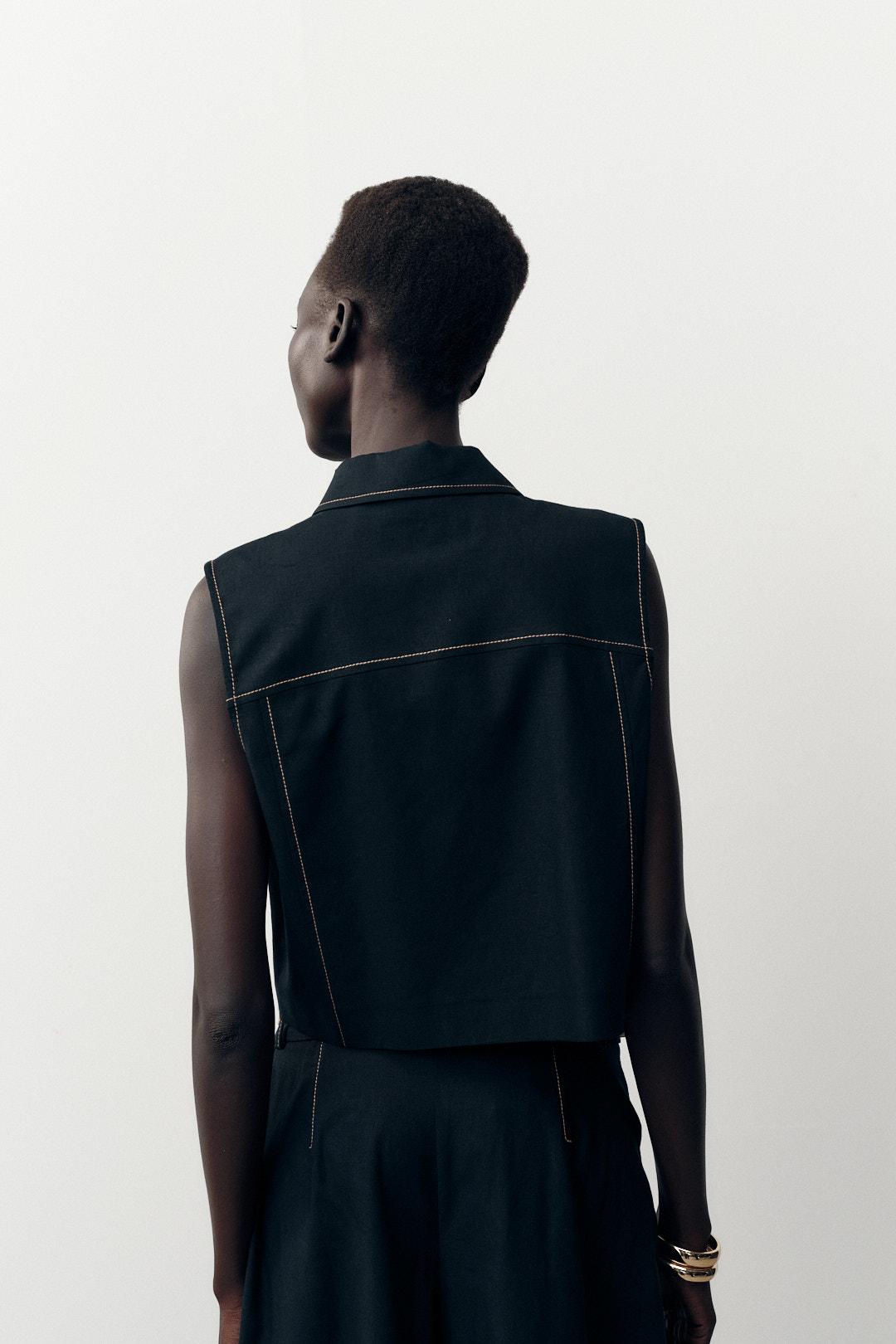 BELTED LONG PLEATED SHORTS