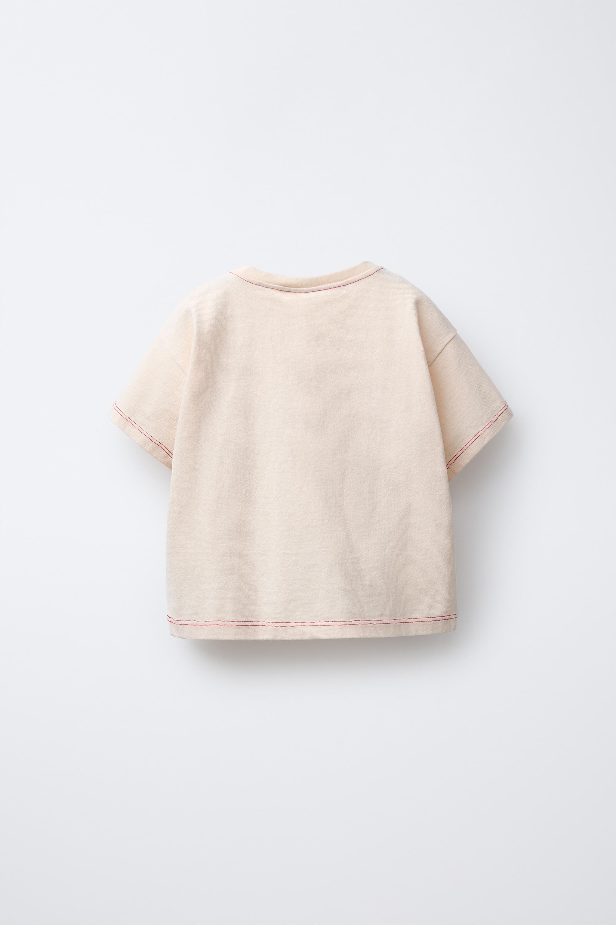 HELLO KITTY © SANRIO EMBROIDERED T-SHIRT