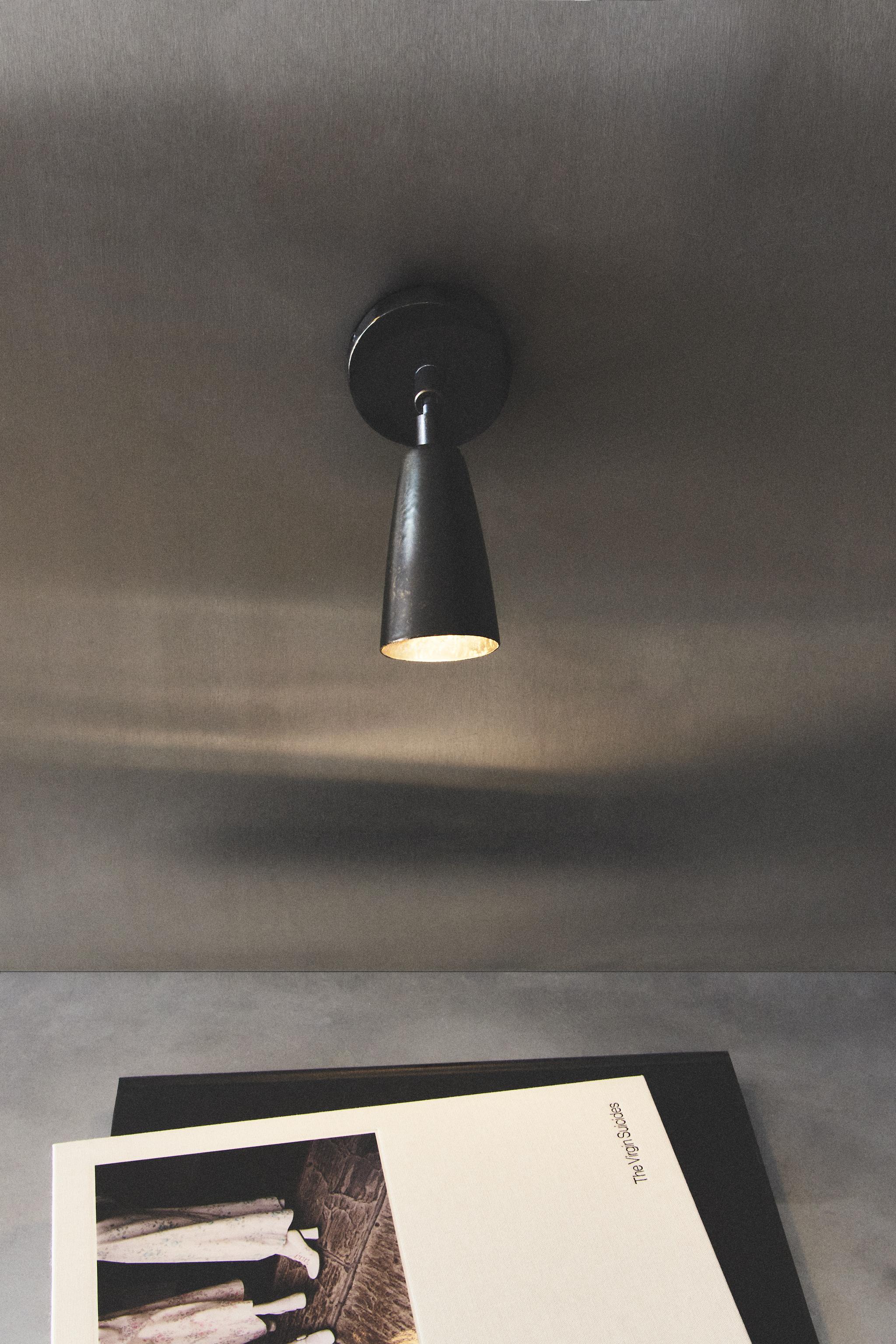 SPOTLIGHT | METAL WALL SCONCE