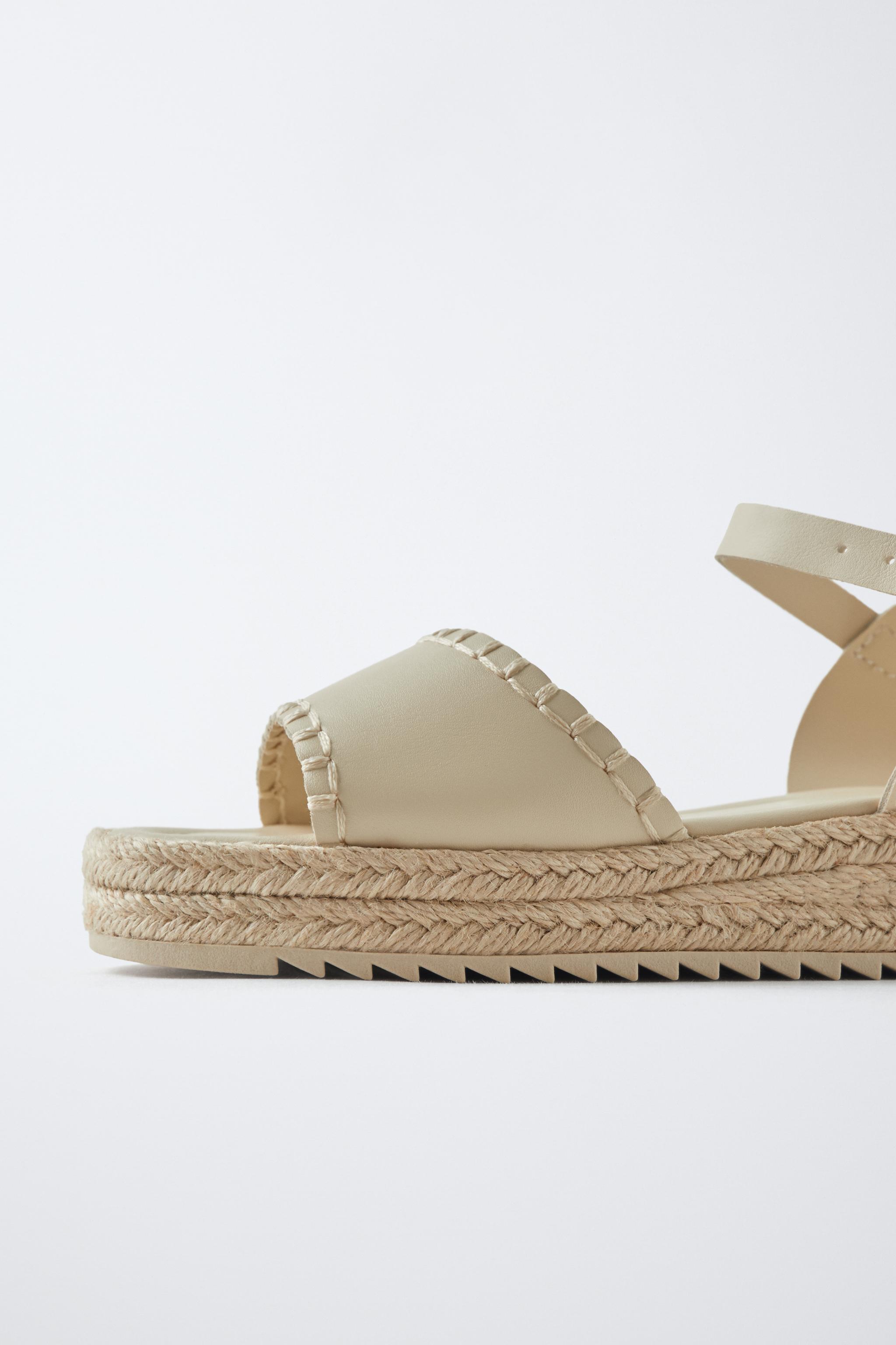 CHUNKY PLATFORM SANDALS