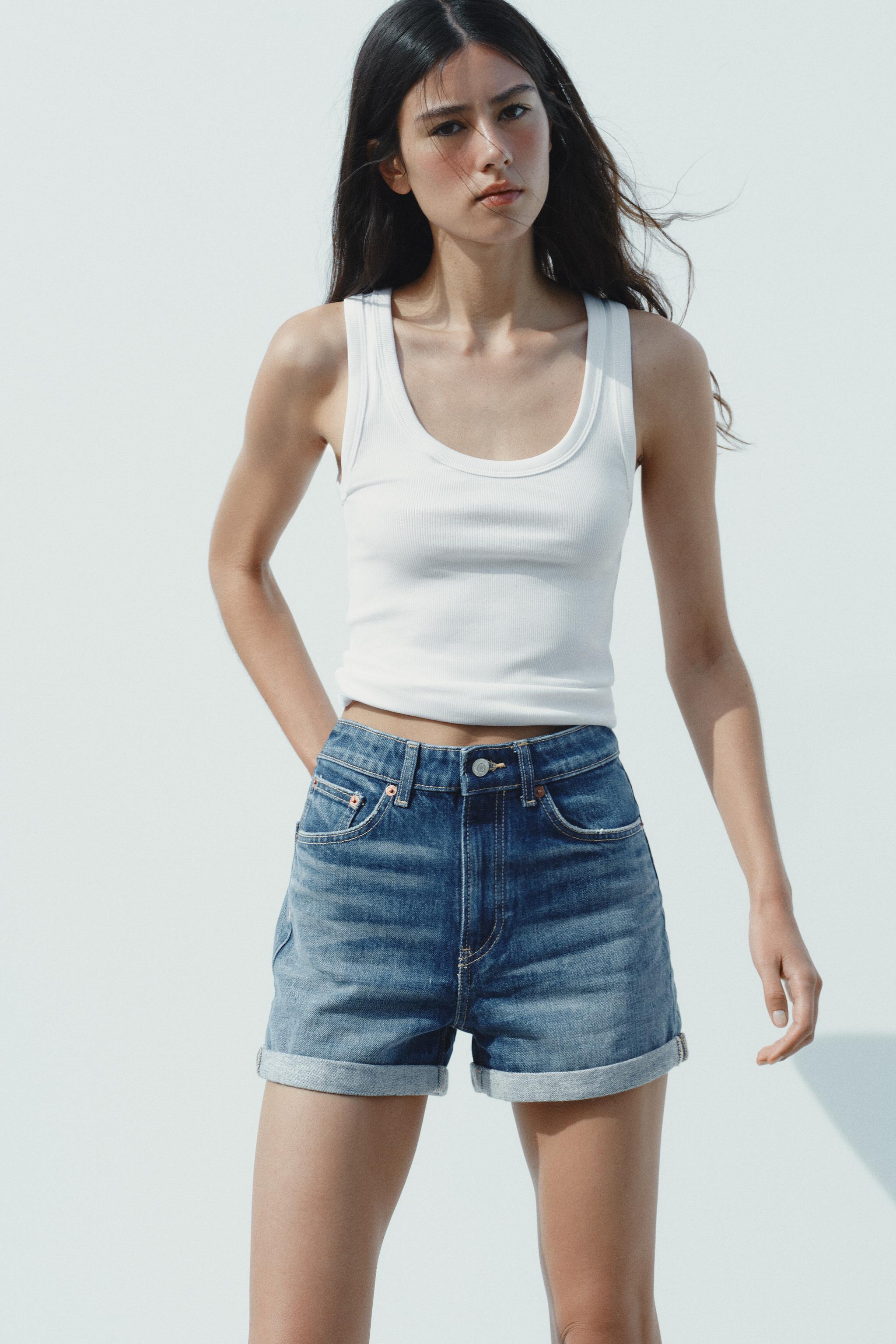 HIGH-WAISTED MOM FIT SHORTS