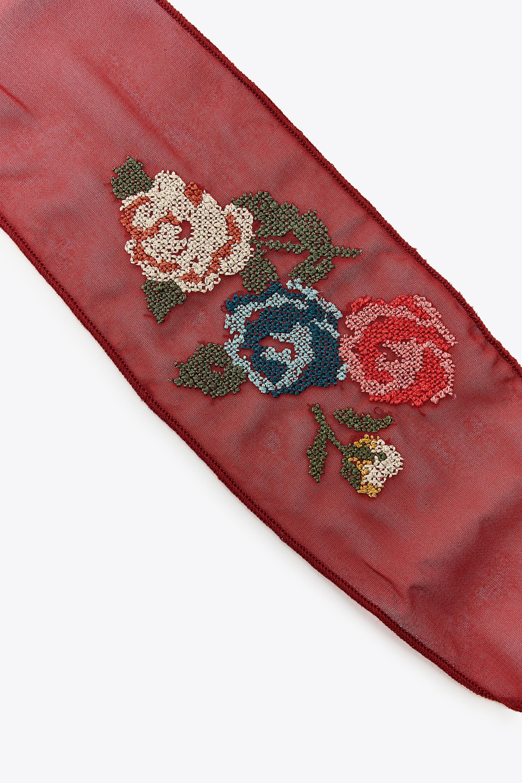 FLORAL EMBROIDERY CHOKER SCARF