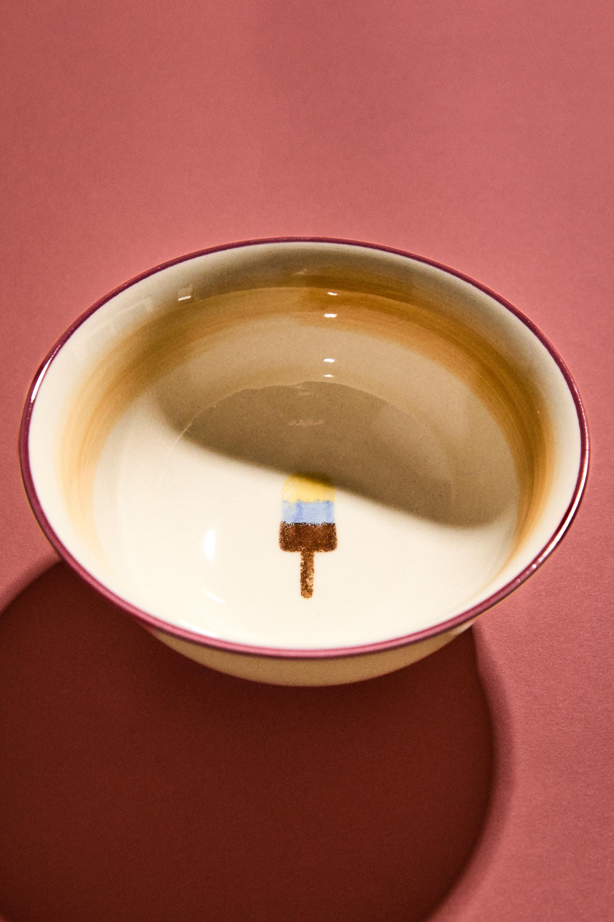STONEWARE BOWL WITH ICE CREAM DESIGN