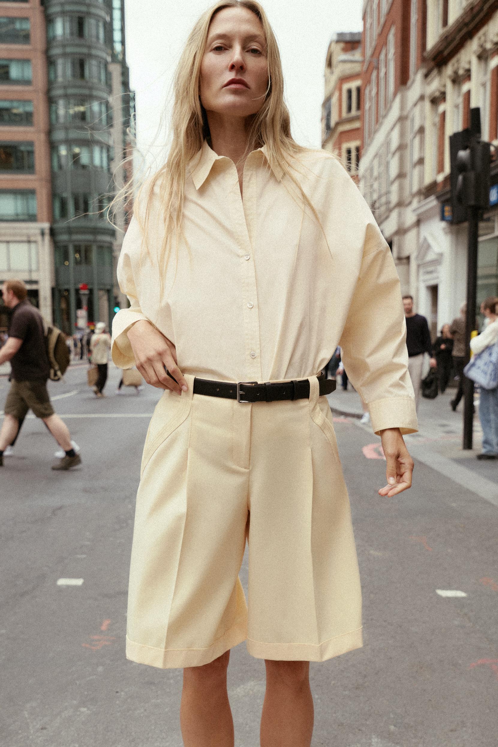 BELTED PLEATED SHORTS