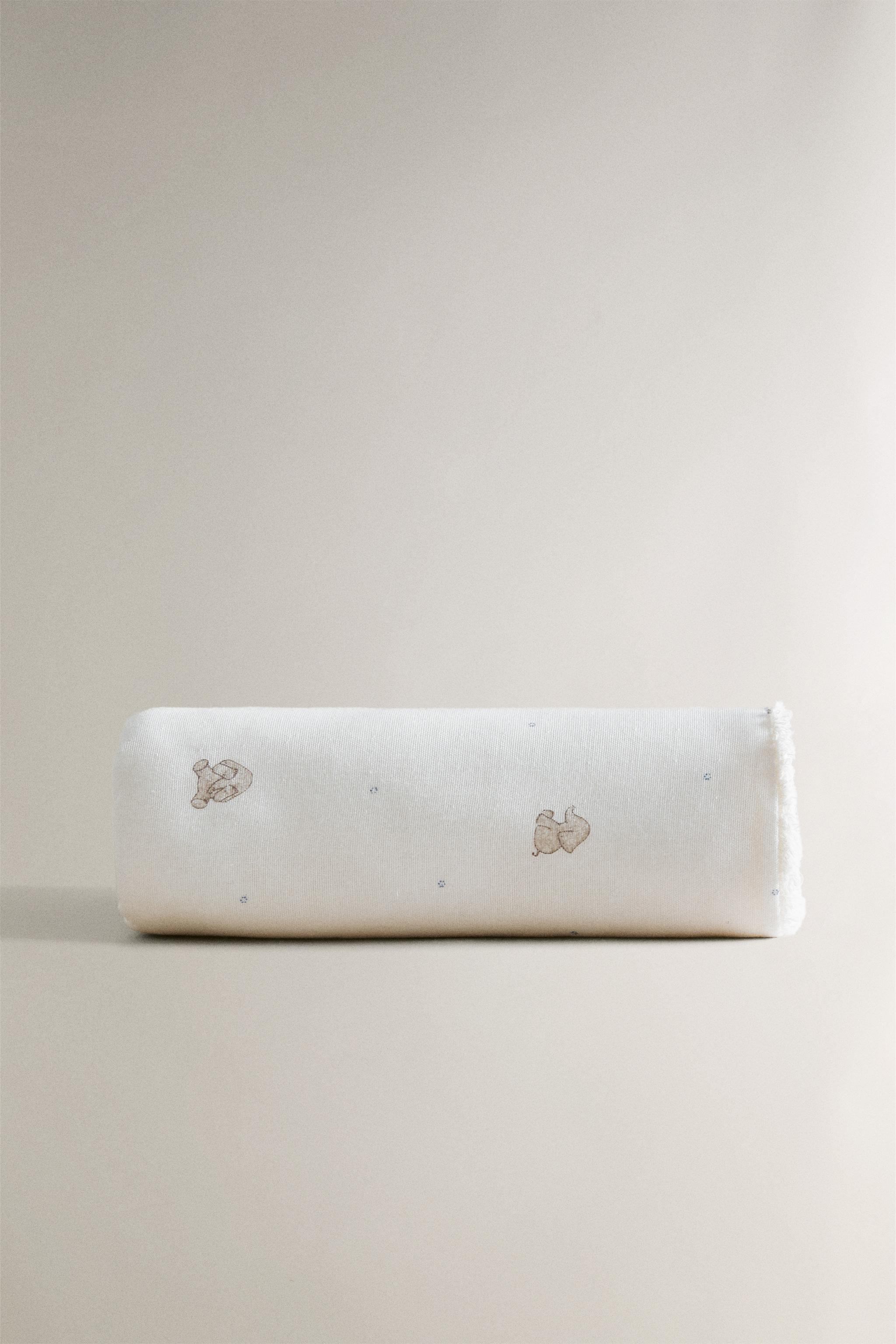 CHILDREN'S ELEPHANT BATH TOWEL