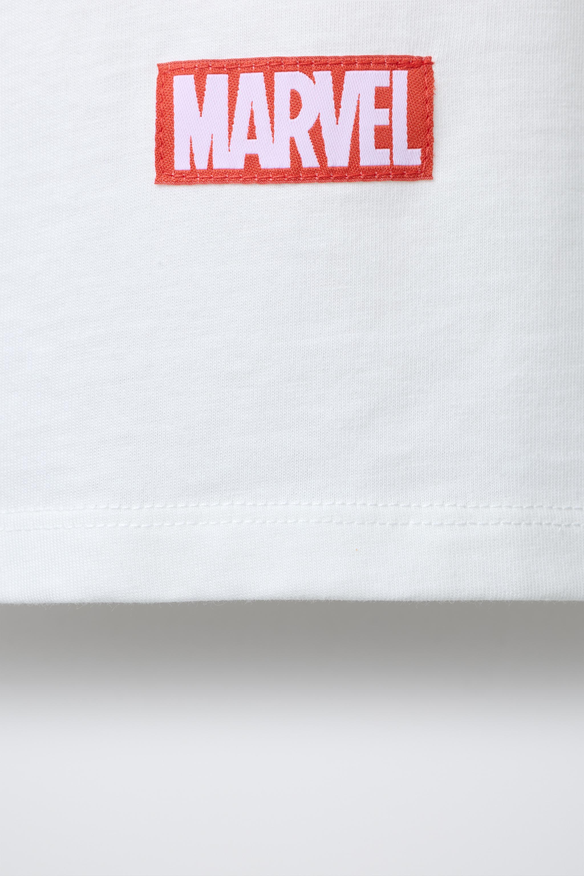 THE AVENGERS © MARVEL EMBOSSED T-SHIRT