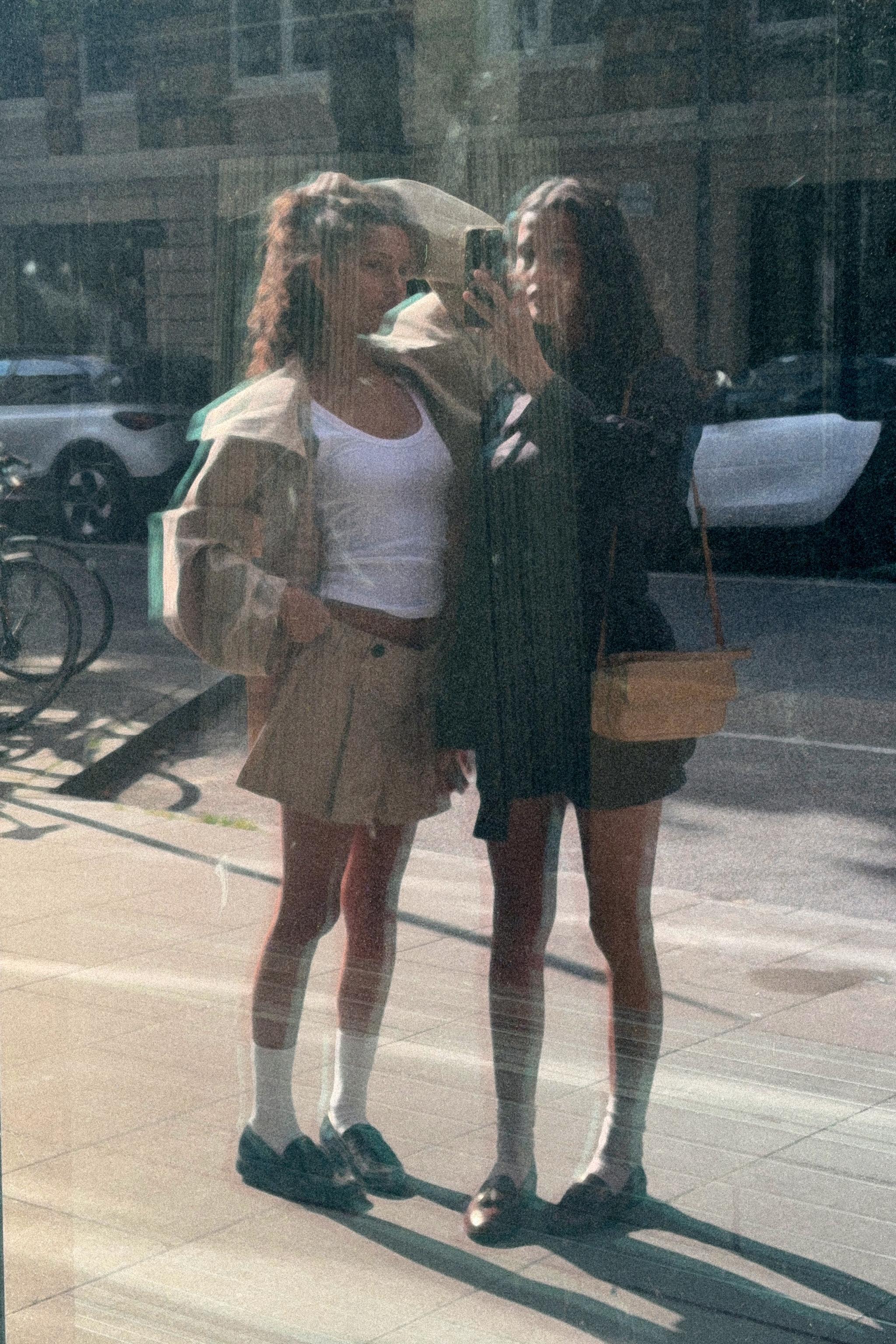 PLEATED SHORTS WITH BUTTONS