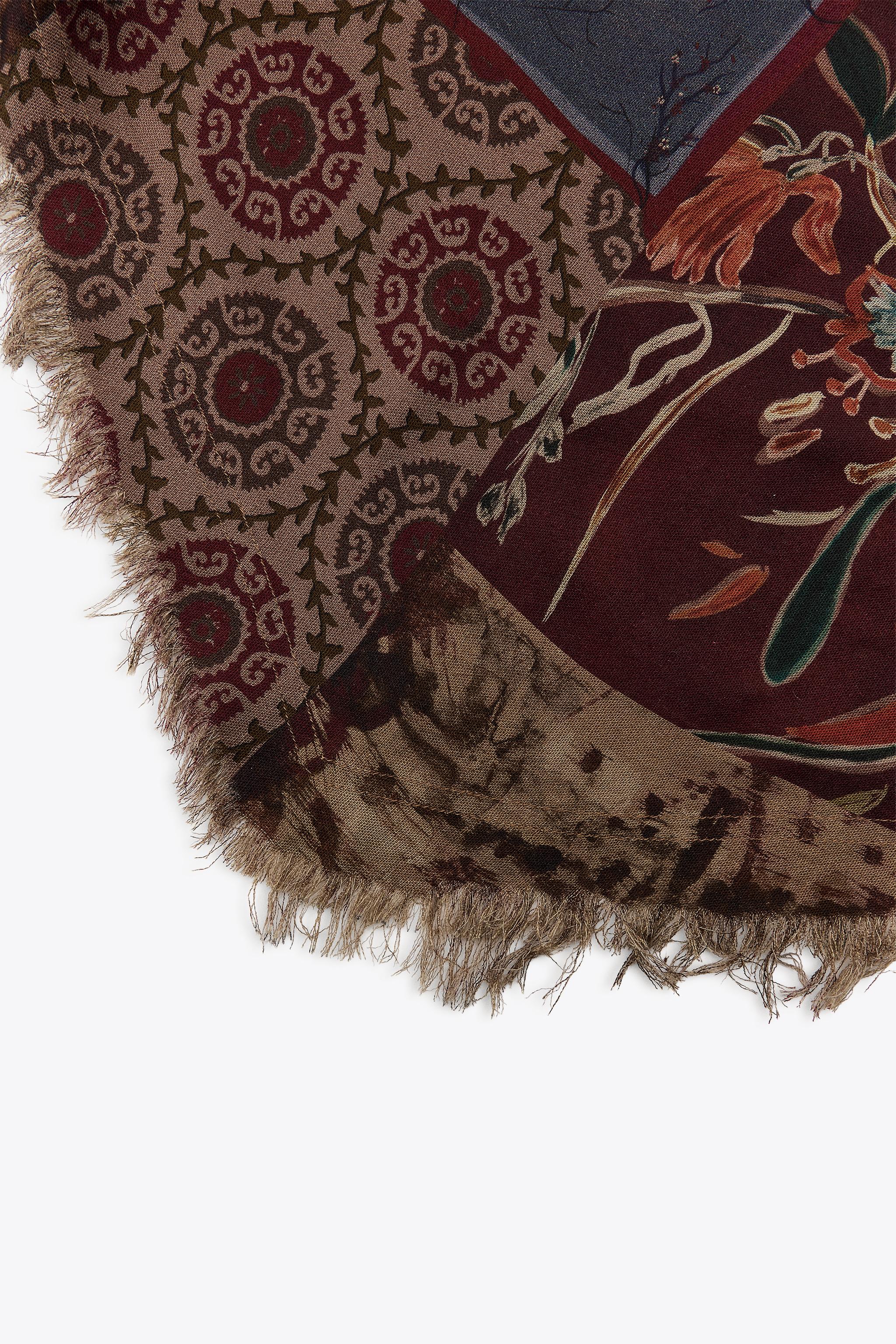 PRINTED FRINGED BANDANA