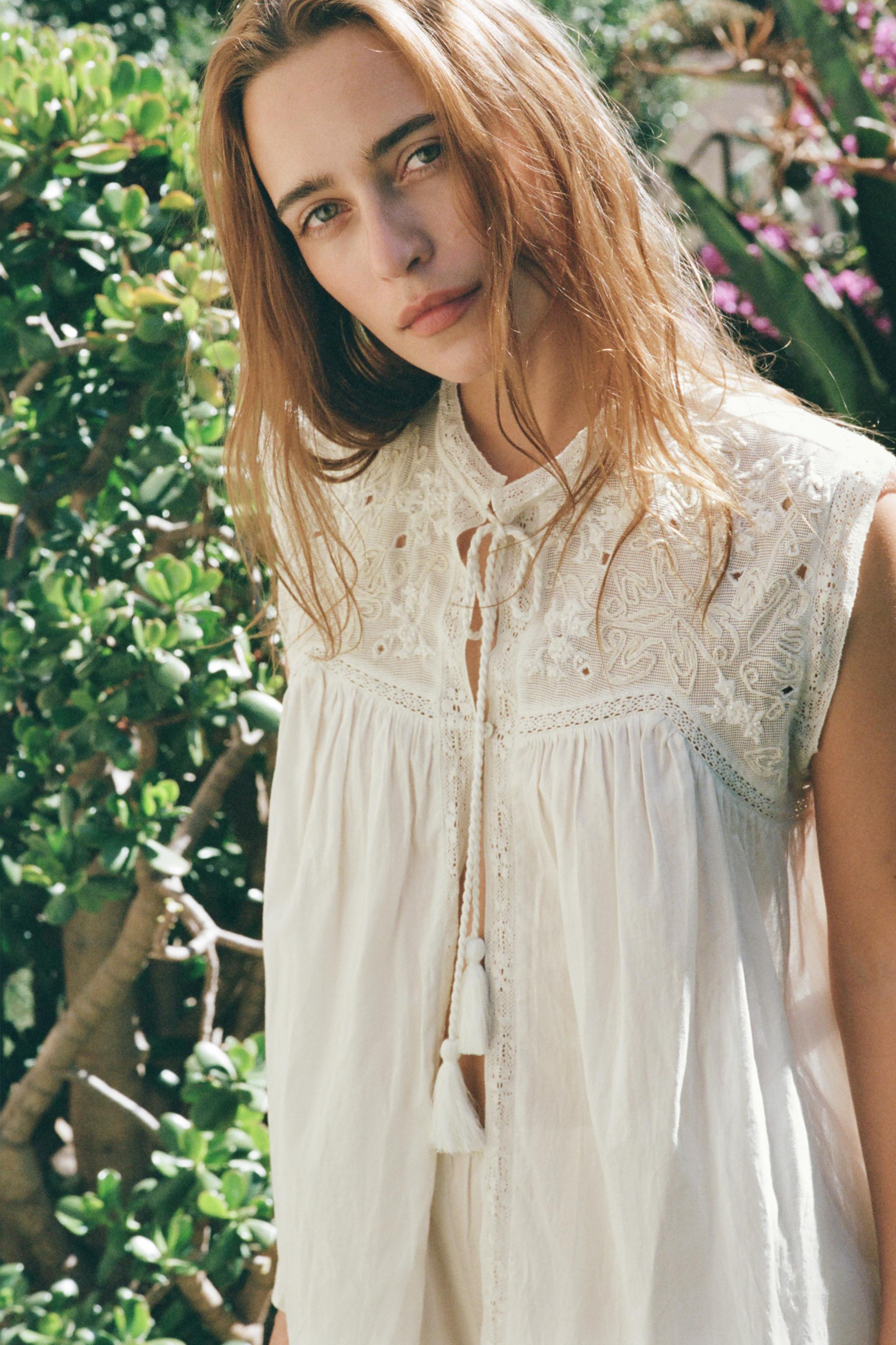 EMBROIDERED LACE TOP LIMITED EDITION