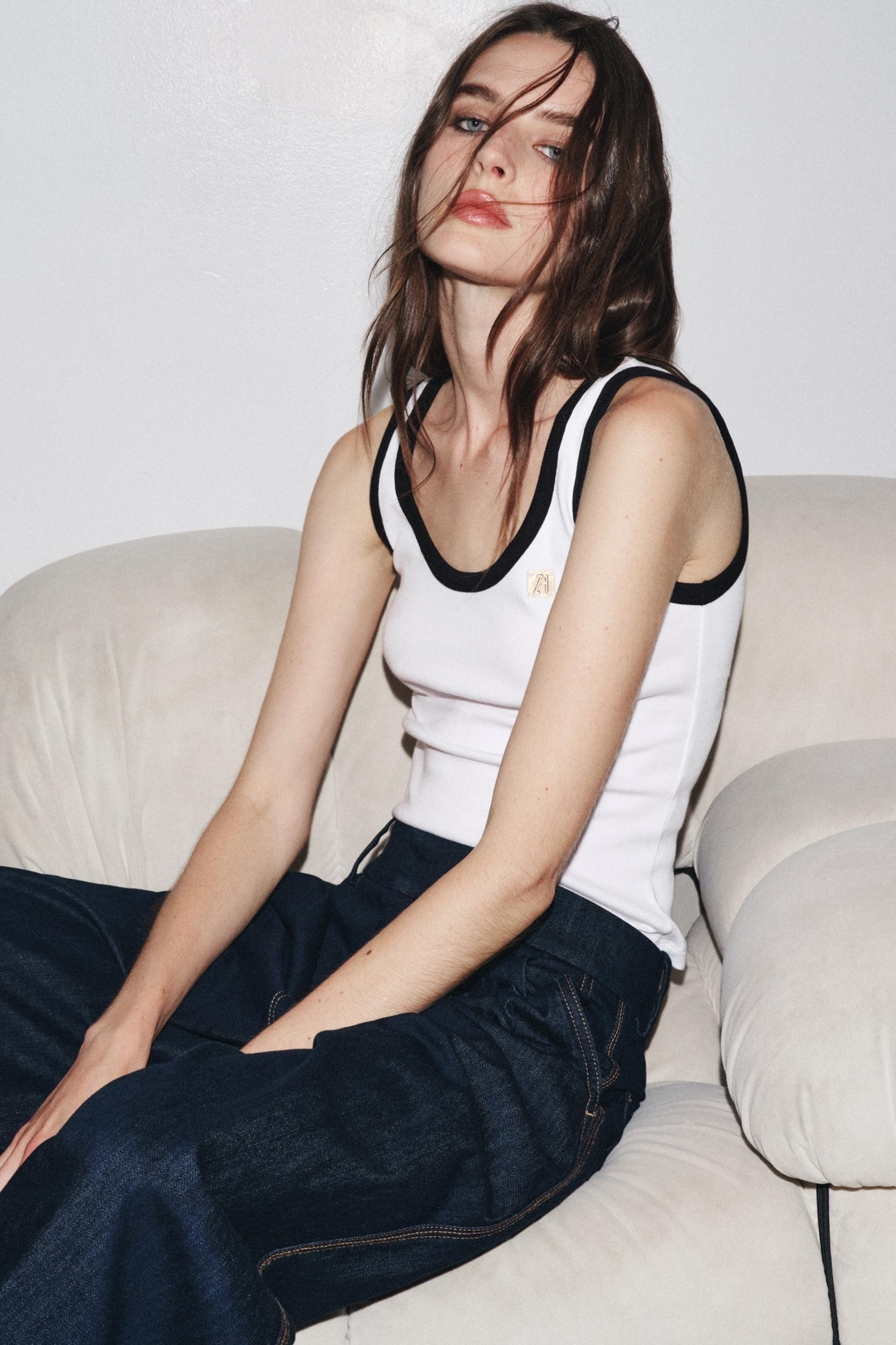 ZARA BROOCH TRIM TOP