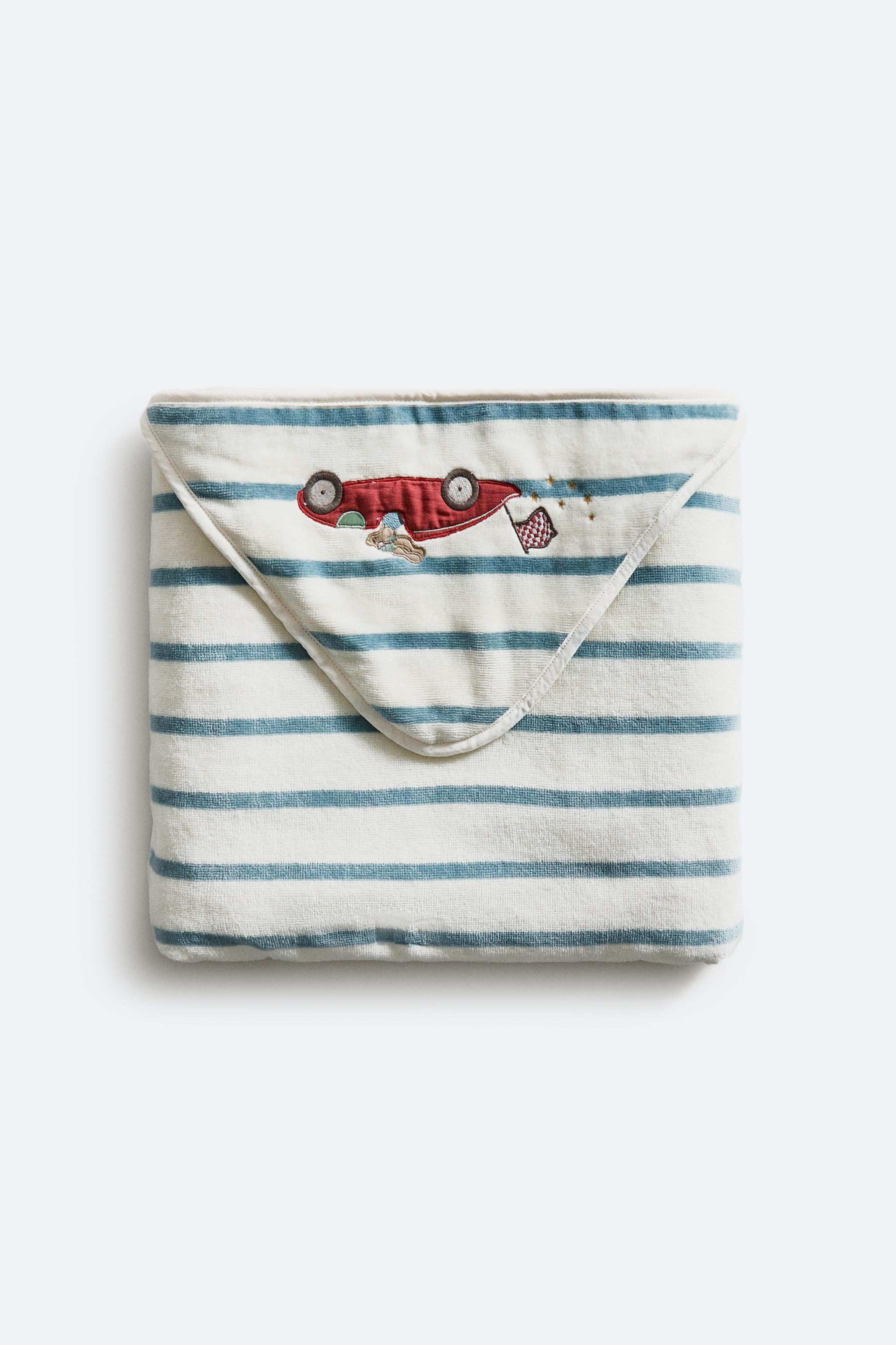 CHILDREN'S RACING DOG HOODED BATH TOWEL