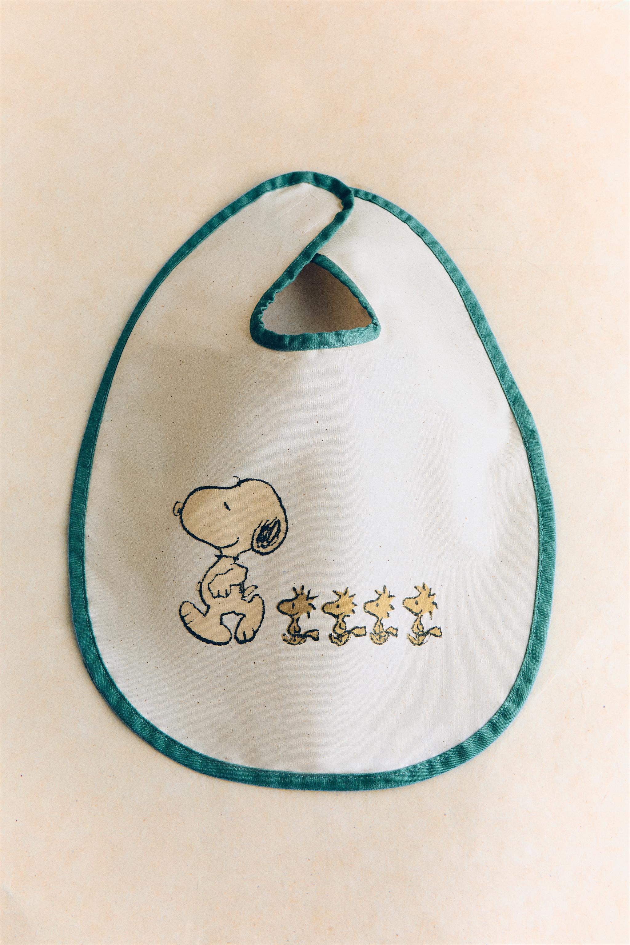 CHILDREN'S PEANUTS™ RESIN-COATED BIB