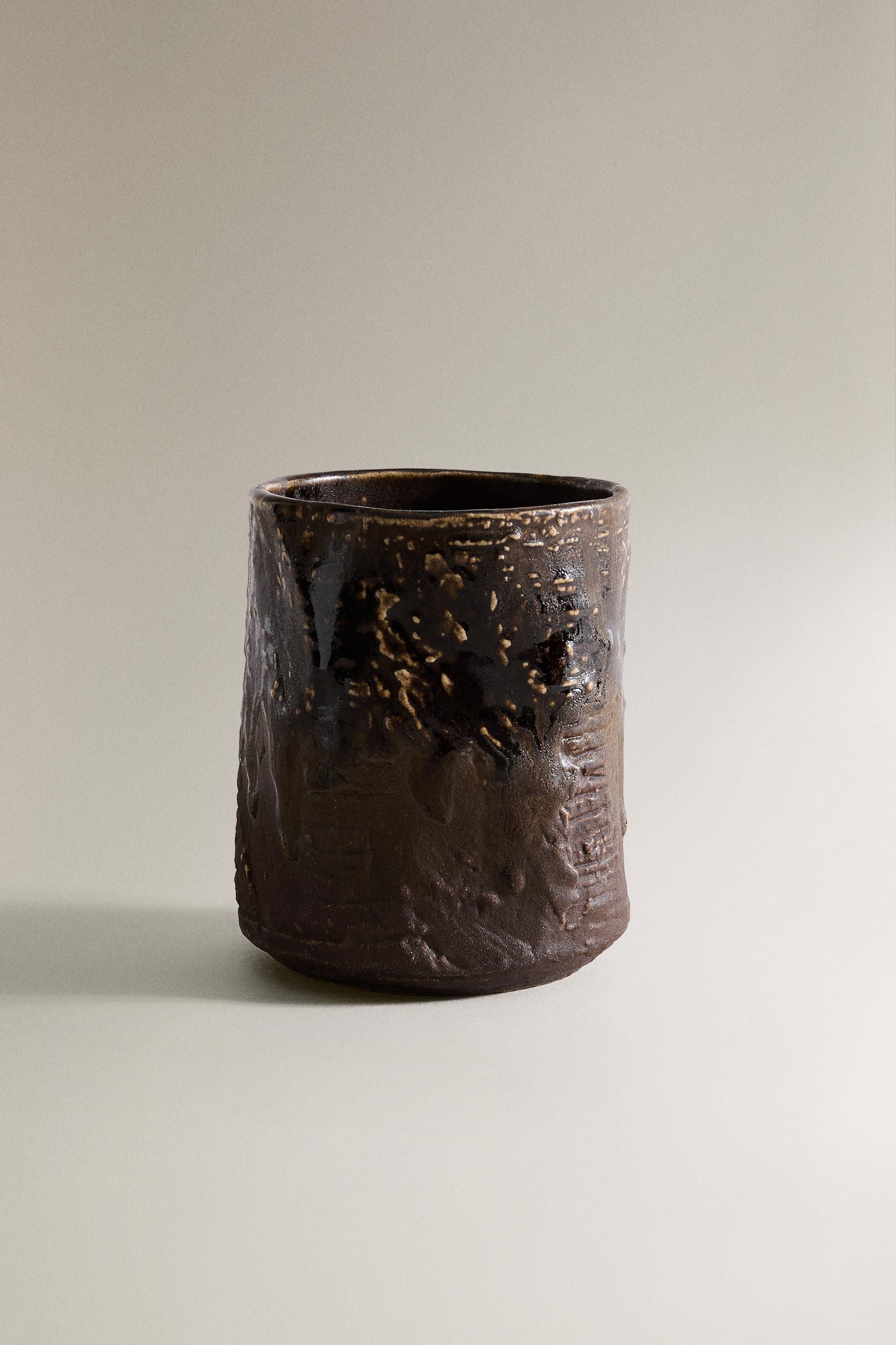 TEXTURED CERAMIC TOOTHBRUSH HOLDER
