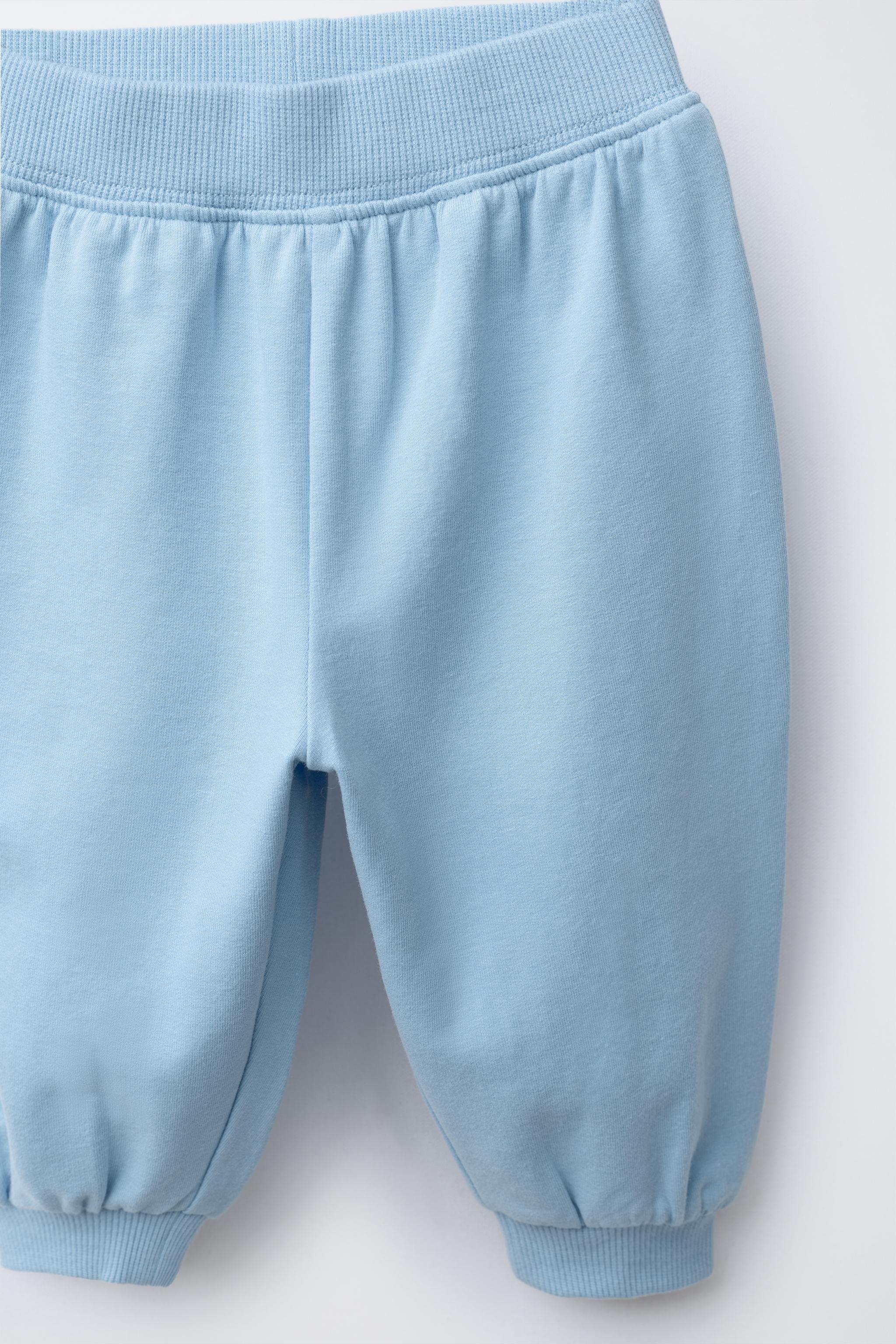 SWEATSHIRT AND JOGGER PANTS SET