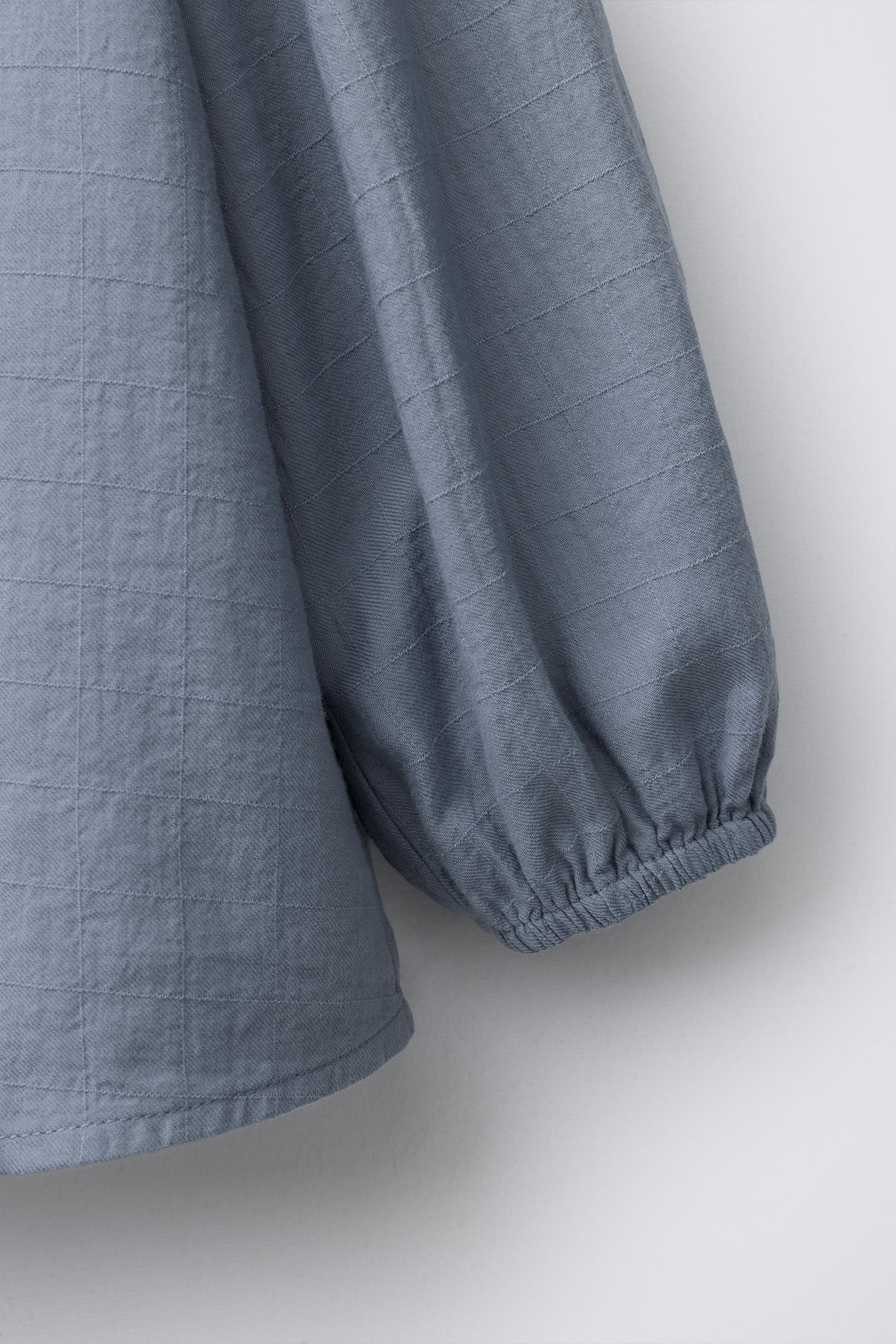 TEXTURED PETER PAN COLLAR SHIRT