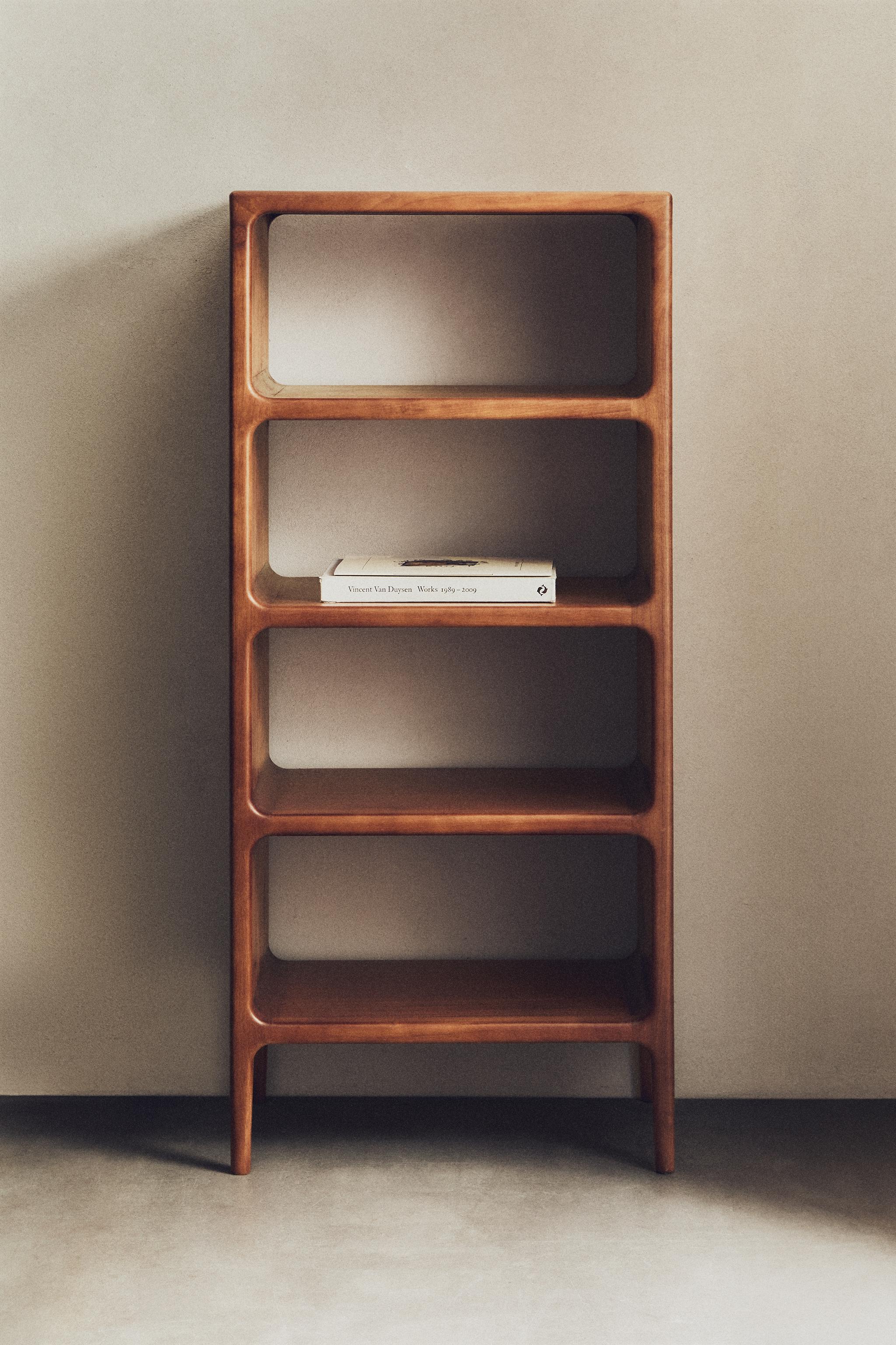 TALL SHELVING UNIT