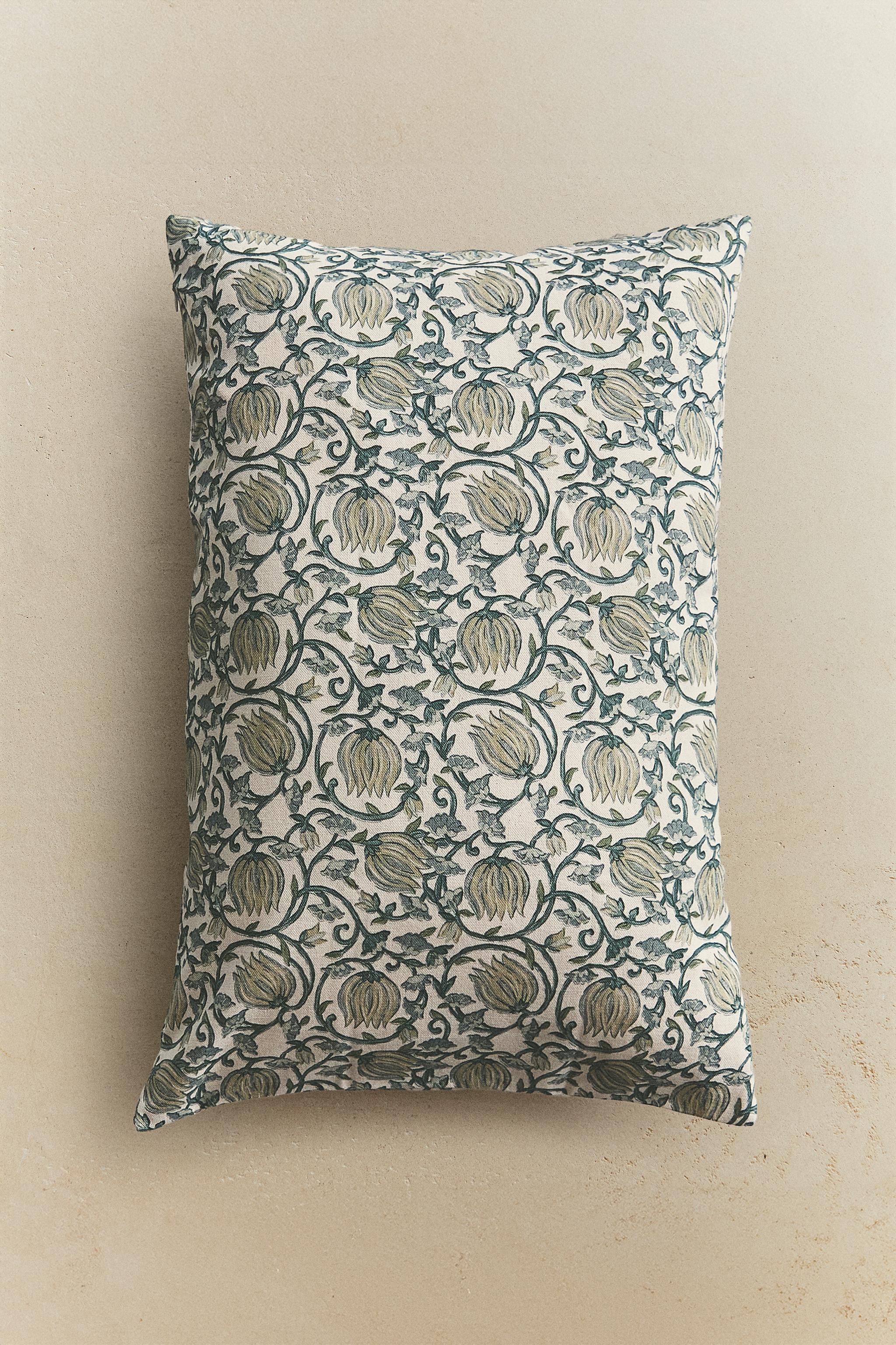 FLORAL PRINT THROW PILLOW COVER