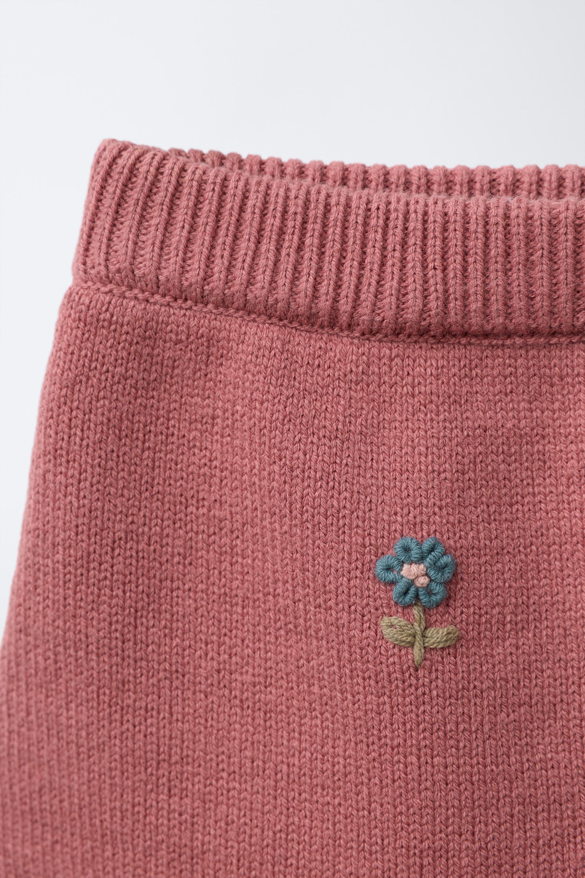 FLORAL EMBROIDERY KNIT SKIRT