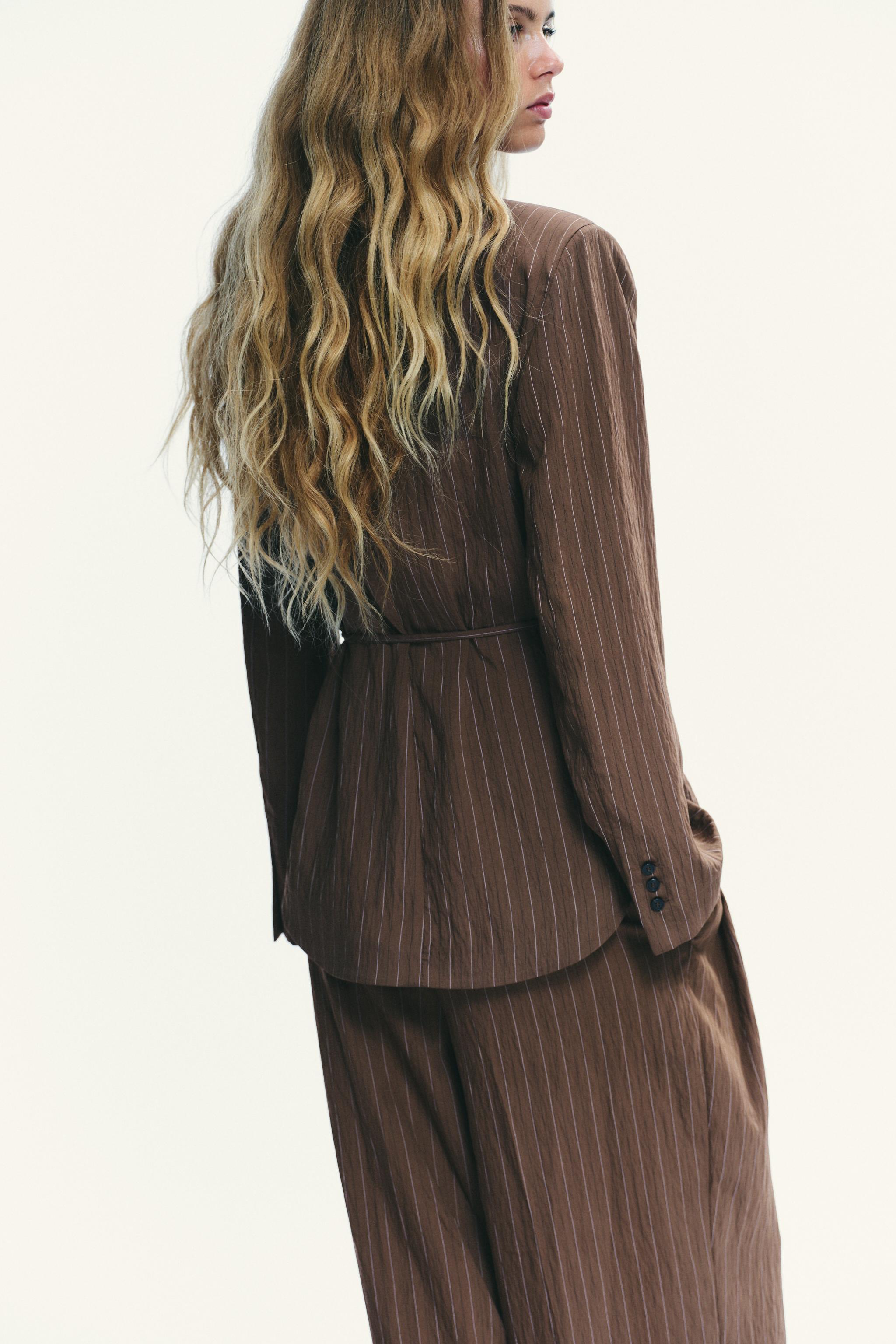 STRIPED SHOULDER PAD BLAZER WITH THIN BELT