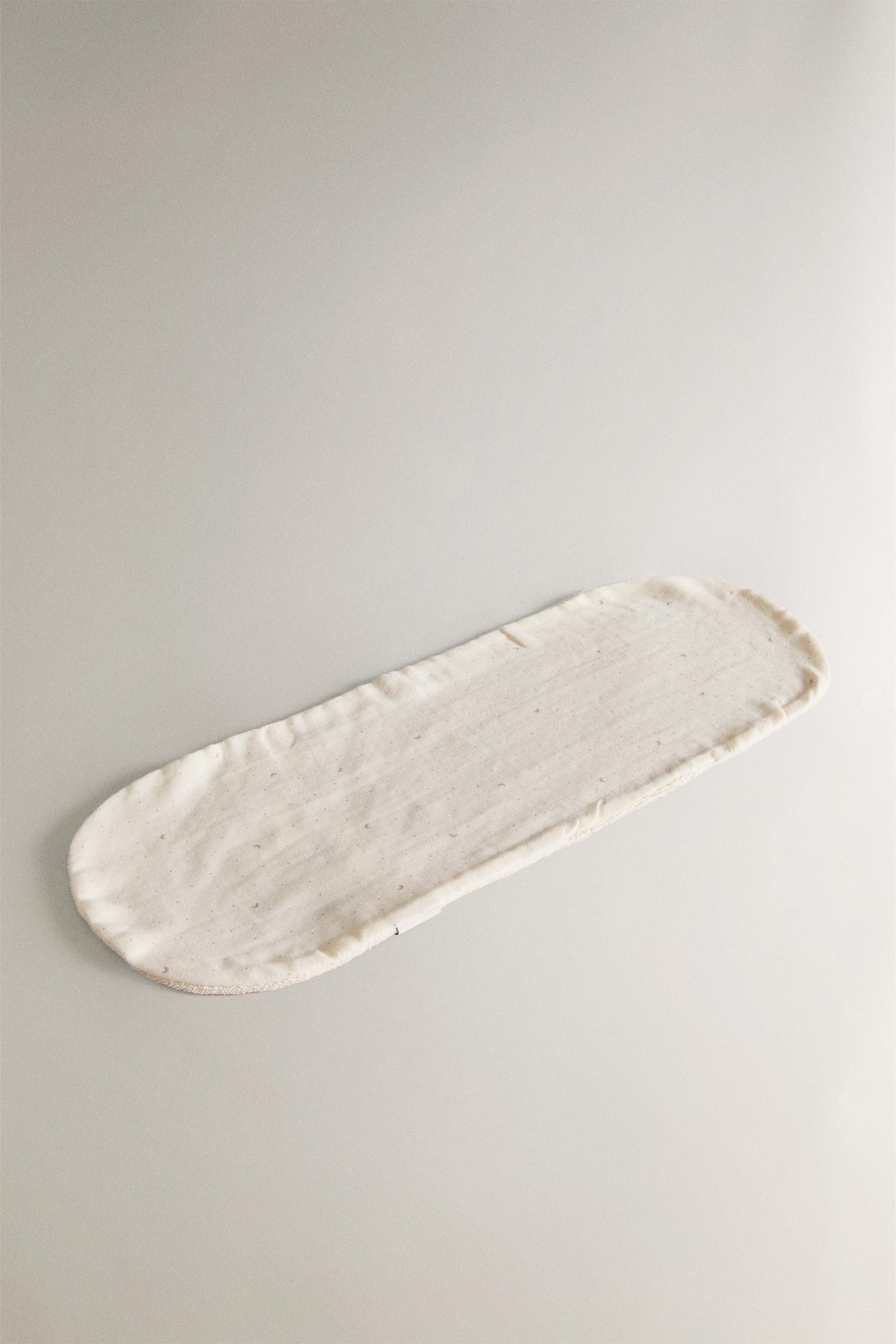 CHILDREN'S MOON SHOULDER BIB