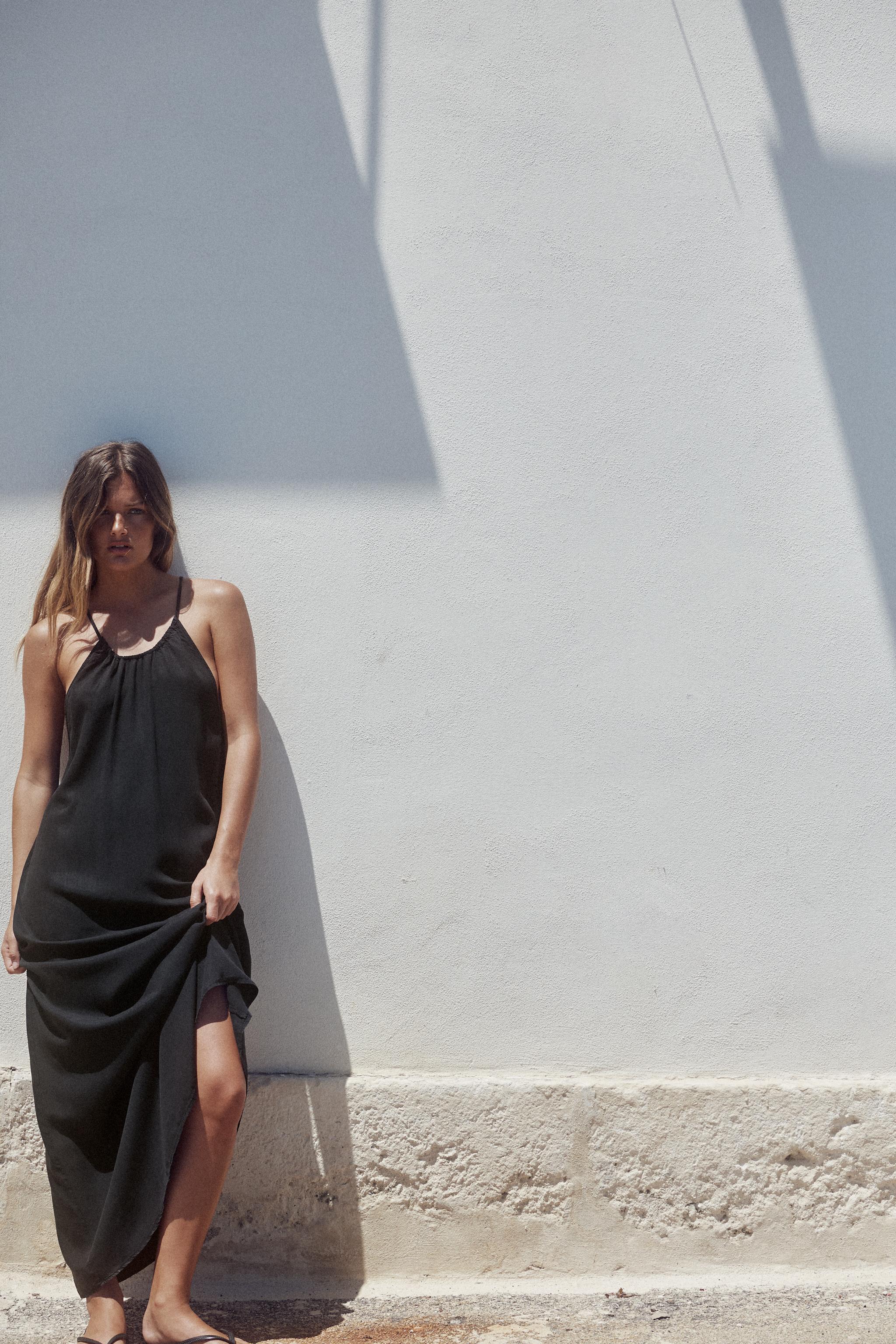 GATHERED HALTER DRESS