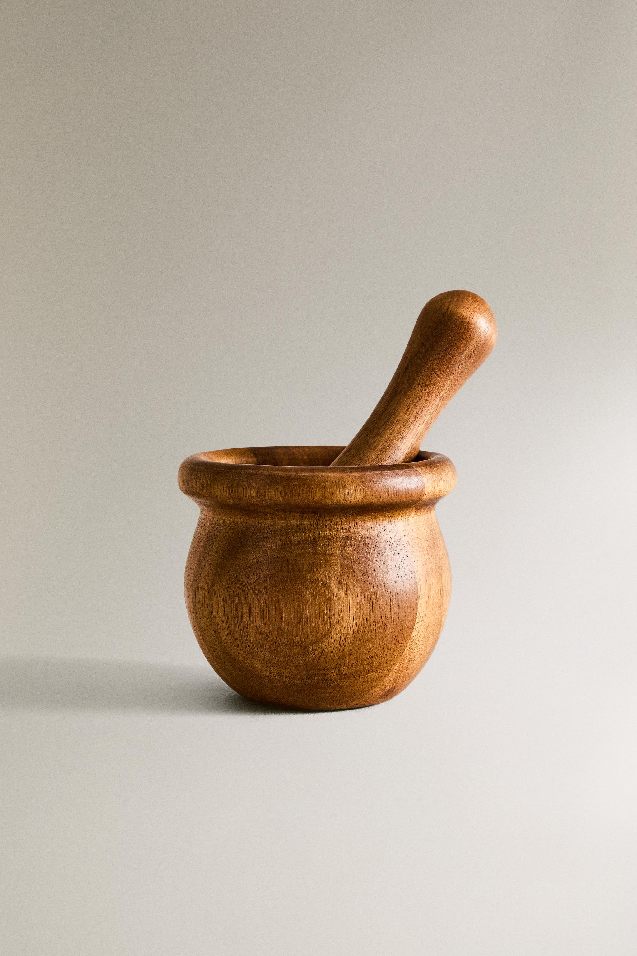 PESTLE AND MORTAR MADE OF ACACIA WOOD