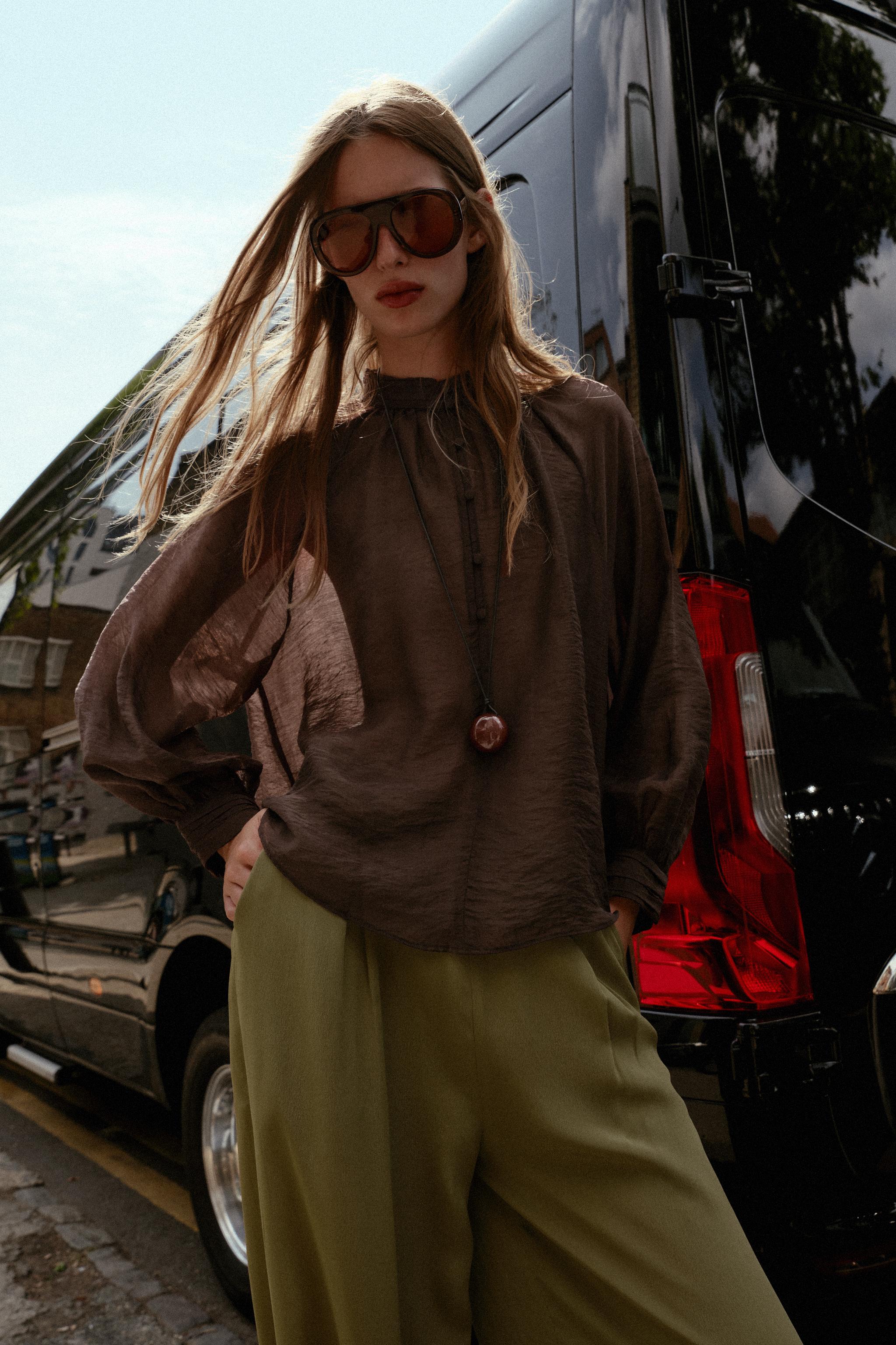 SHEER BALLOON SLEEVE BLOUSE