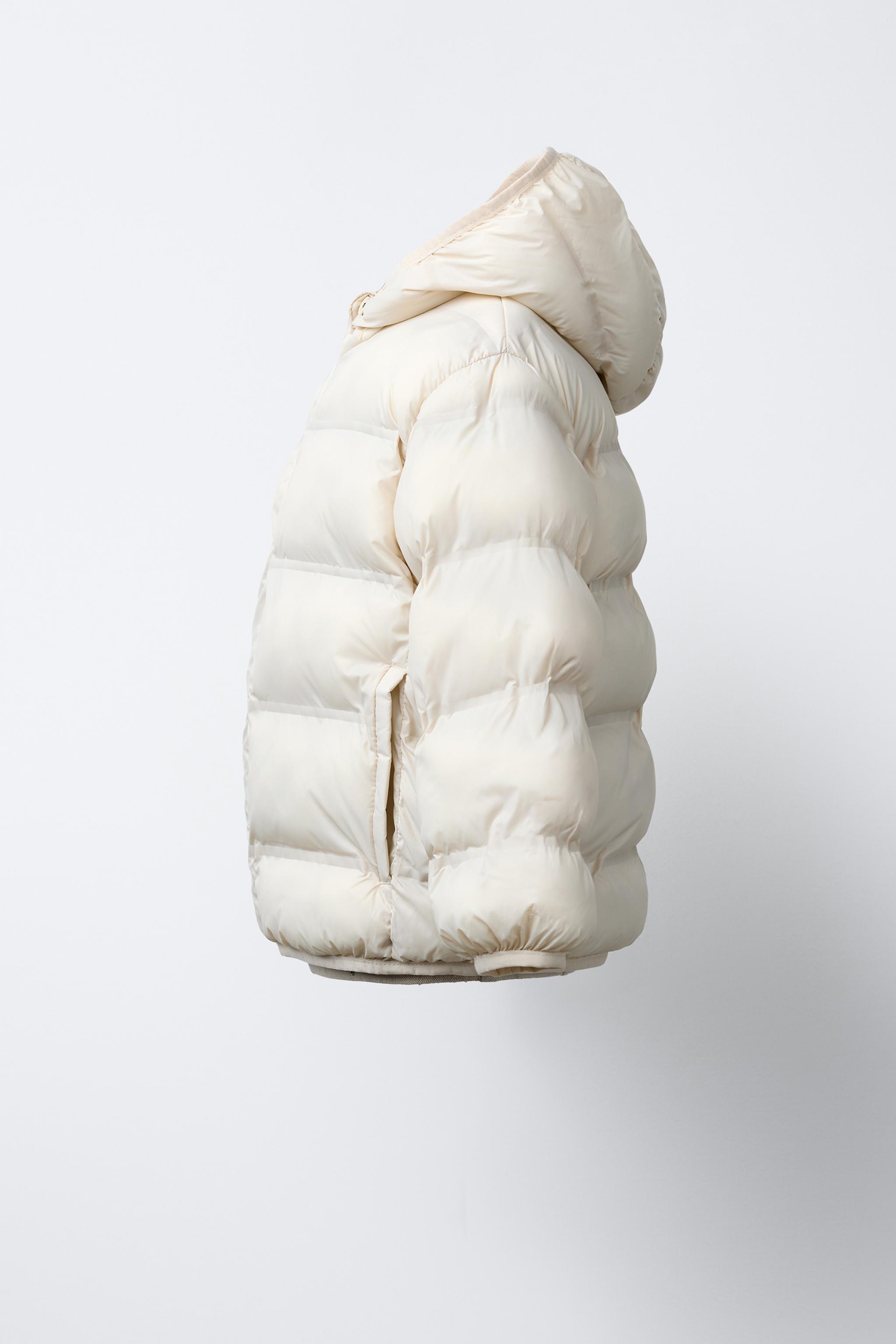 LIGHTWEIGHT HOODED PUFFER JACKET