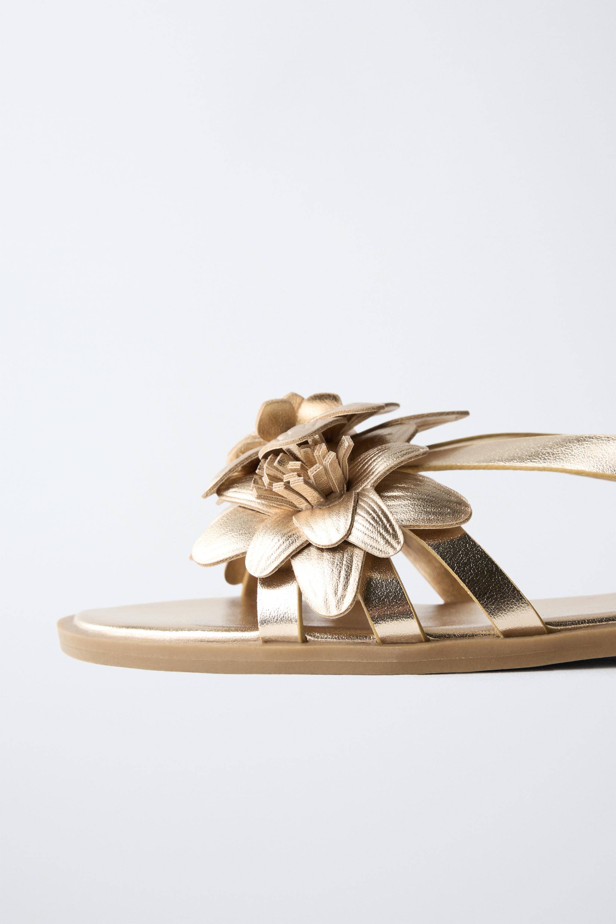 METALLIC FLOWER SANDALS