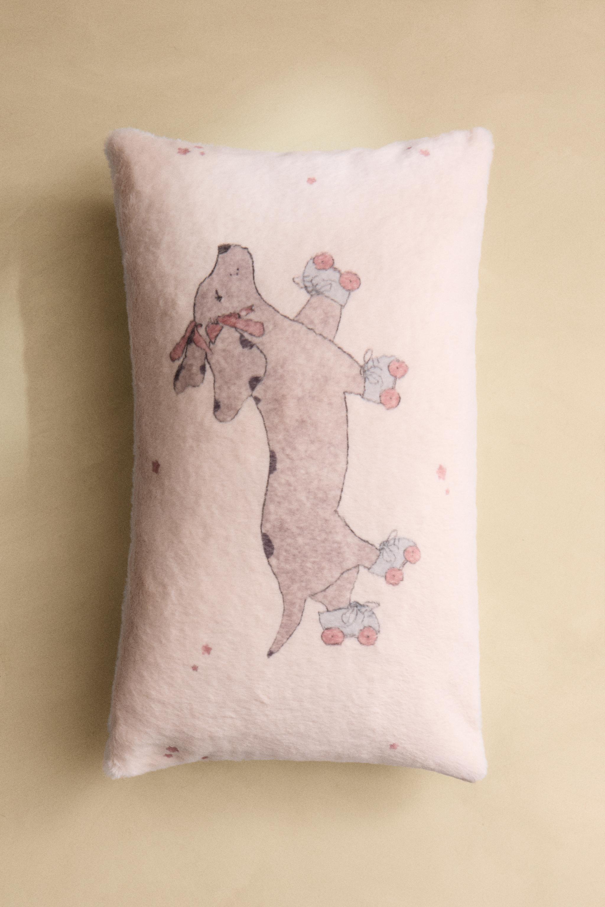 CHILDREN'S THROW PILLOW COVER WITH A SKATING DOG DESIGN