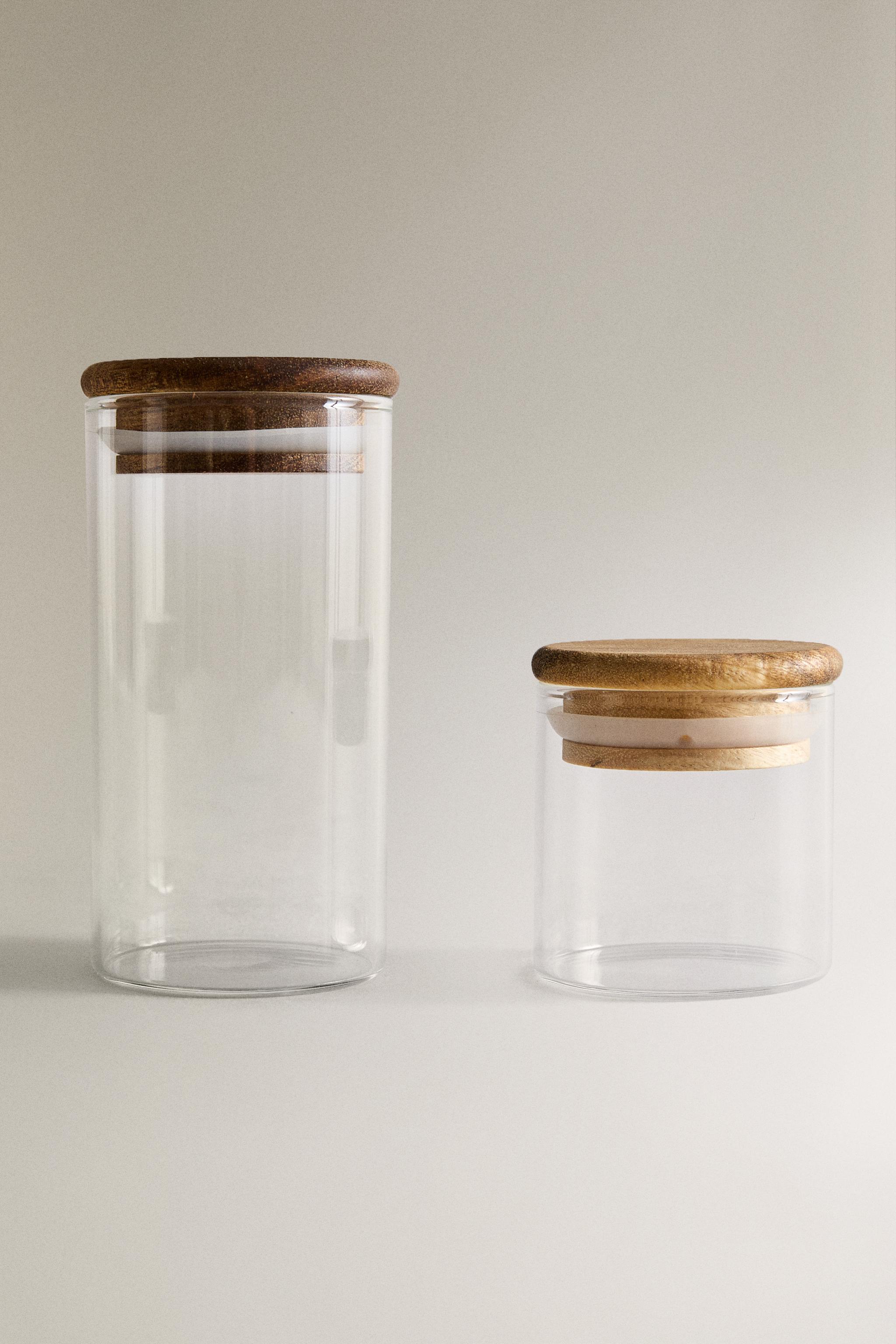 GLASS AND WOOD KITCHEN STORAGE