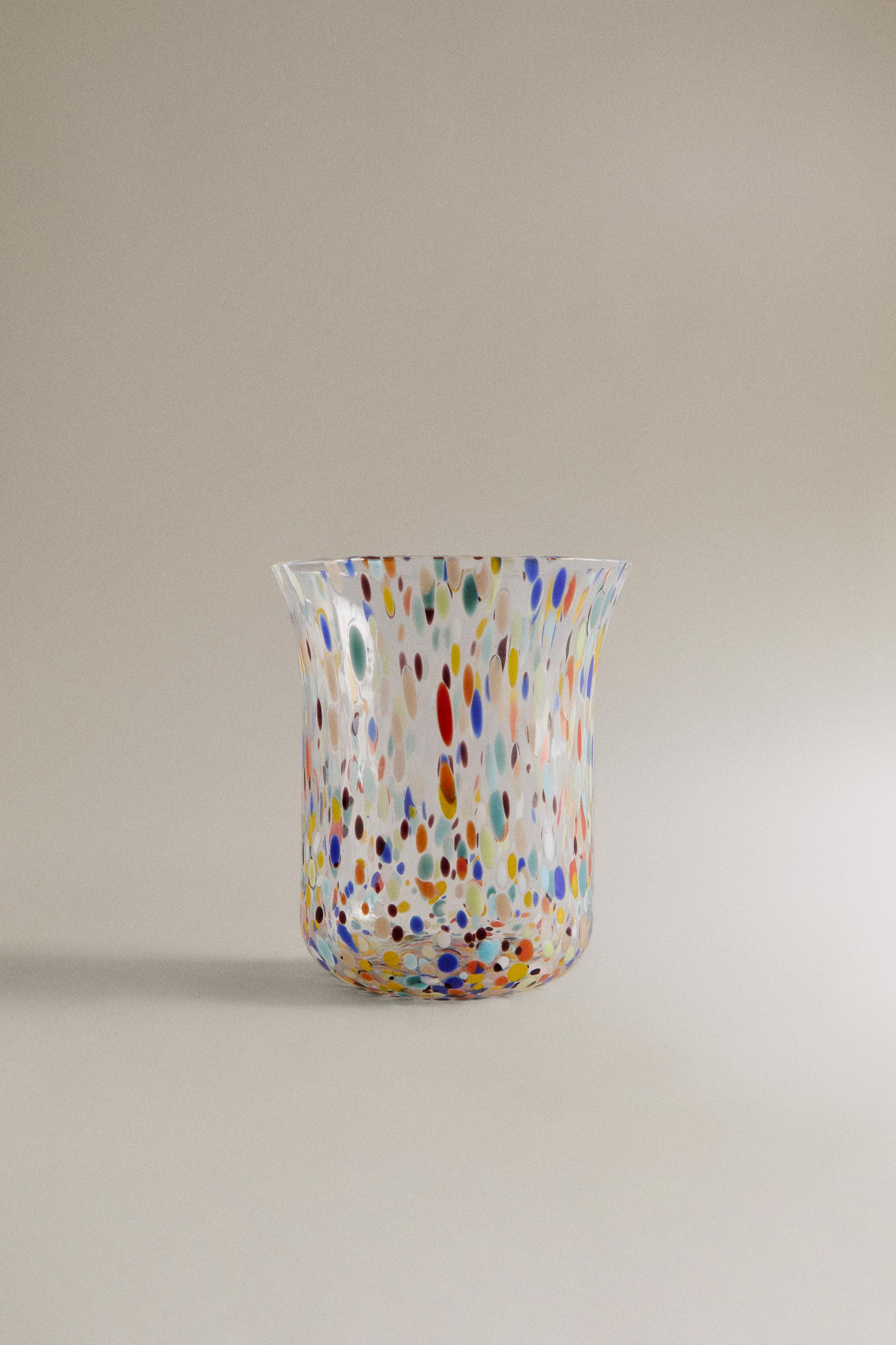 BLOWN GLASS TUMBLER WITH SPECKLED DESIGN