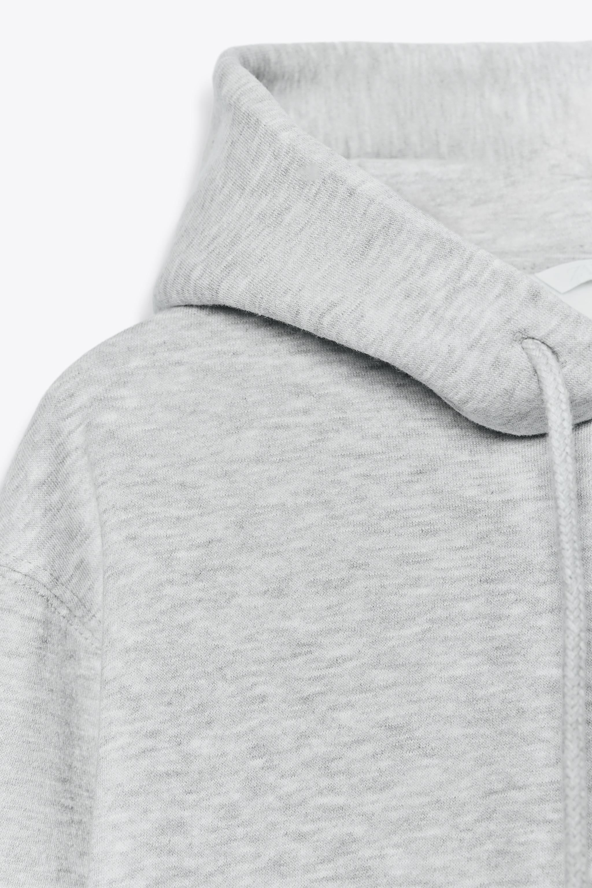 BASIC HOODIE SWEATSHIRT