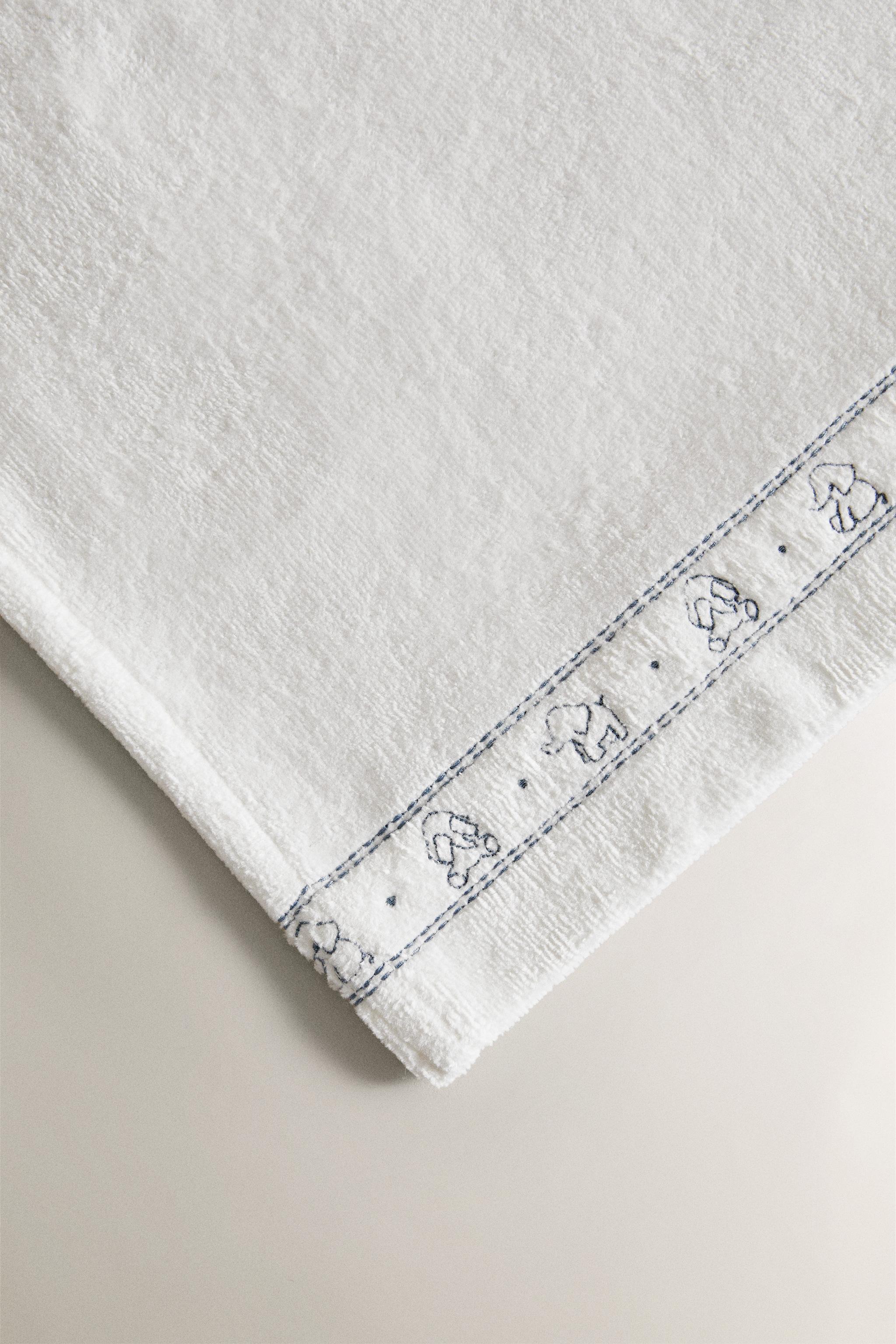 CHILDREN'S ELEPHANT VELOUR BATH TOWEL