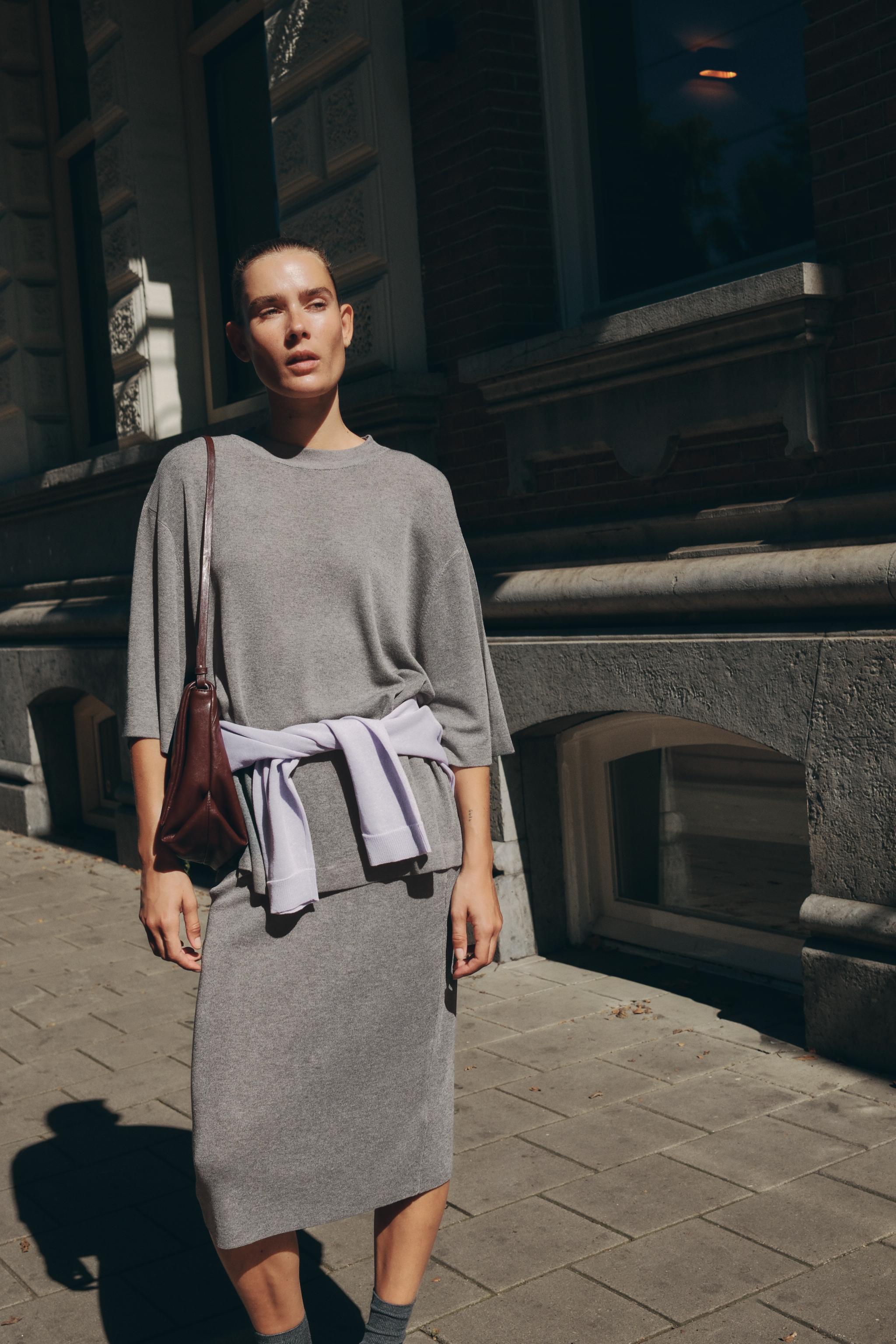 PLAIN KNIT MIDI SKIRT