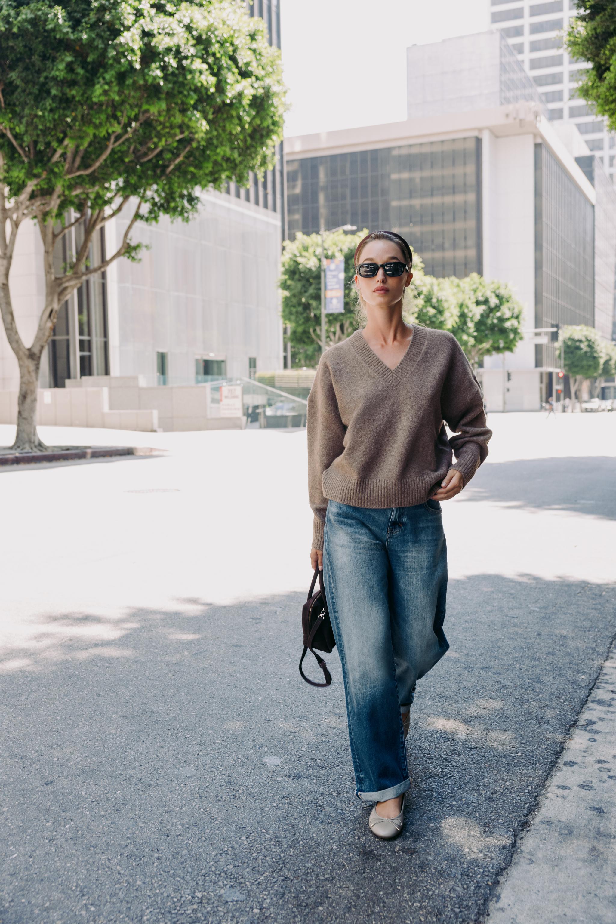 SOFT V-NECK KNIT SWEATER