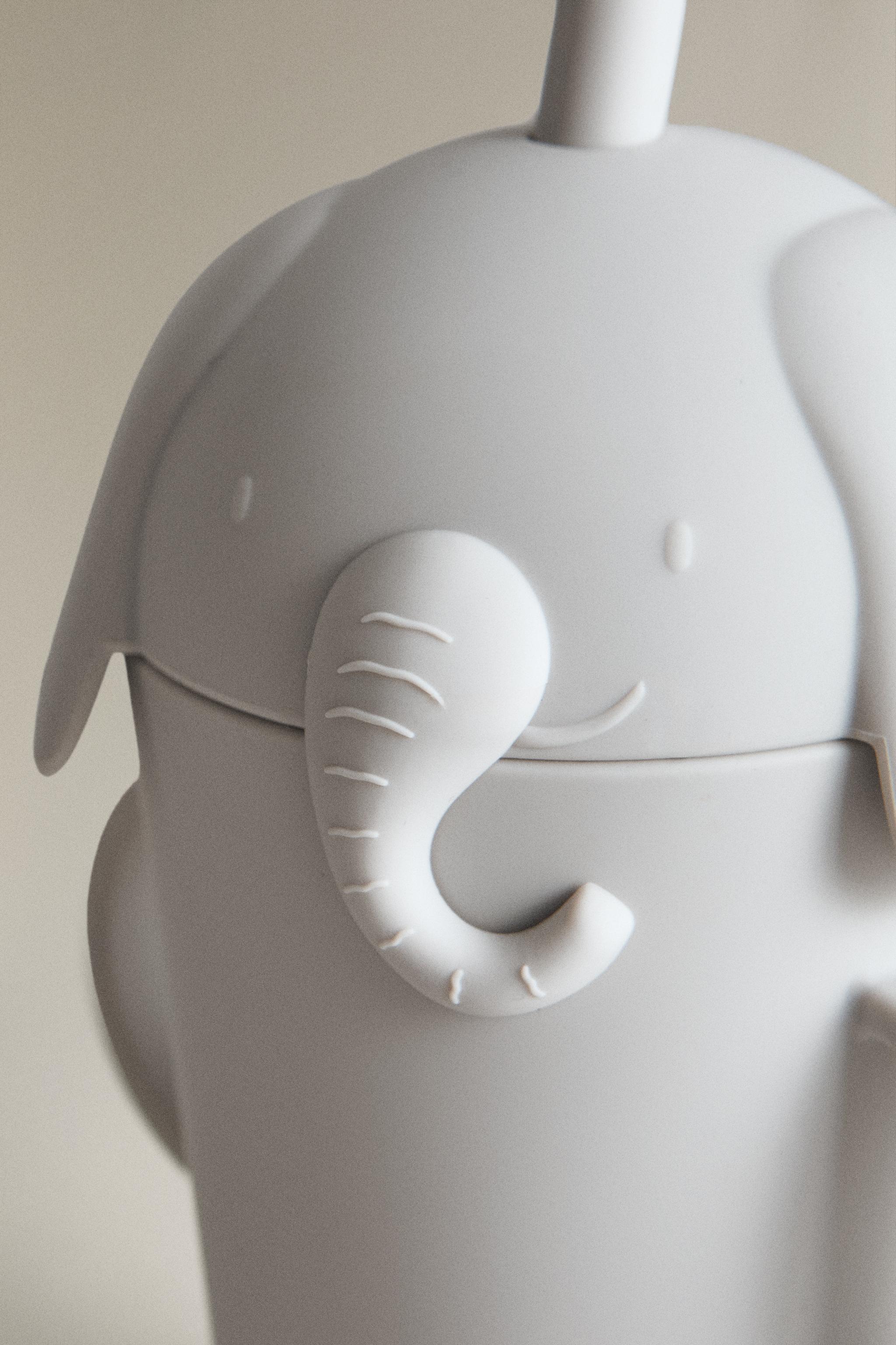 CHILDREN'S ELEPHANT TUMBLER WITH STRAW