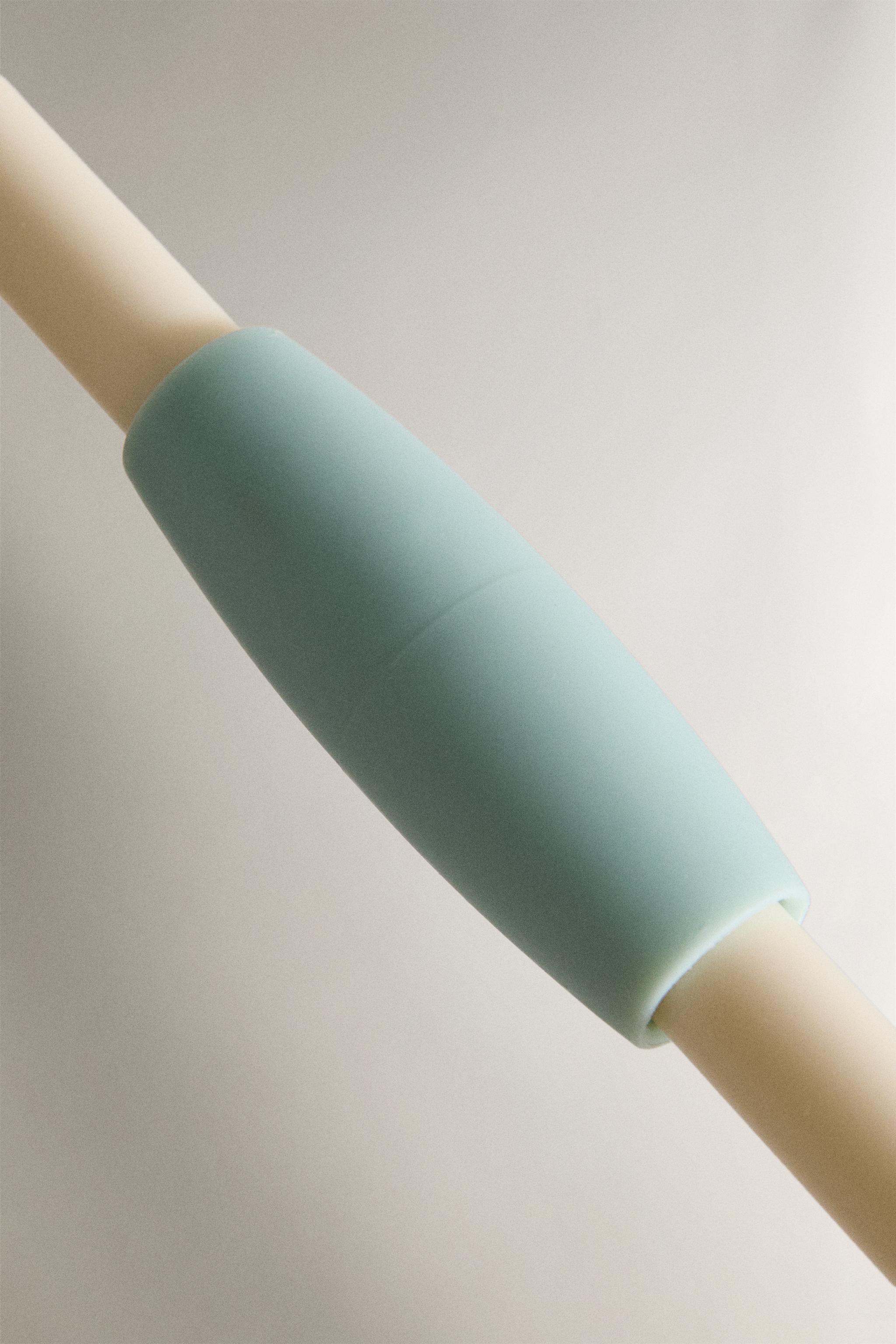 CHILDREN'S SKIP BALL TOY