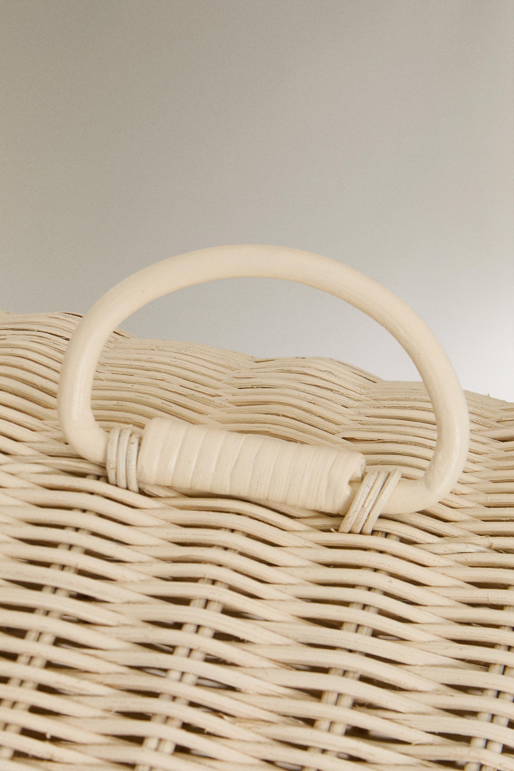 CHILDREN'S RATTAN HAMPER WITH LID