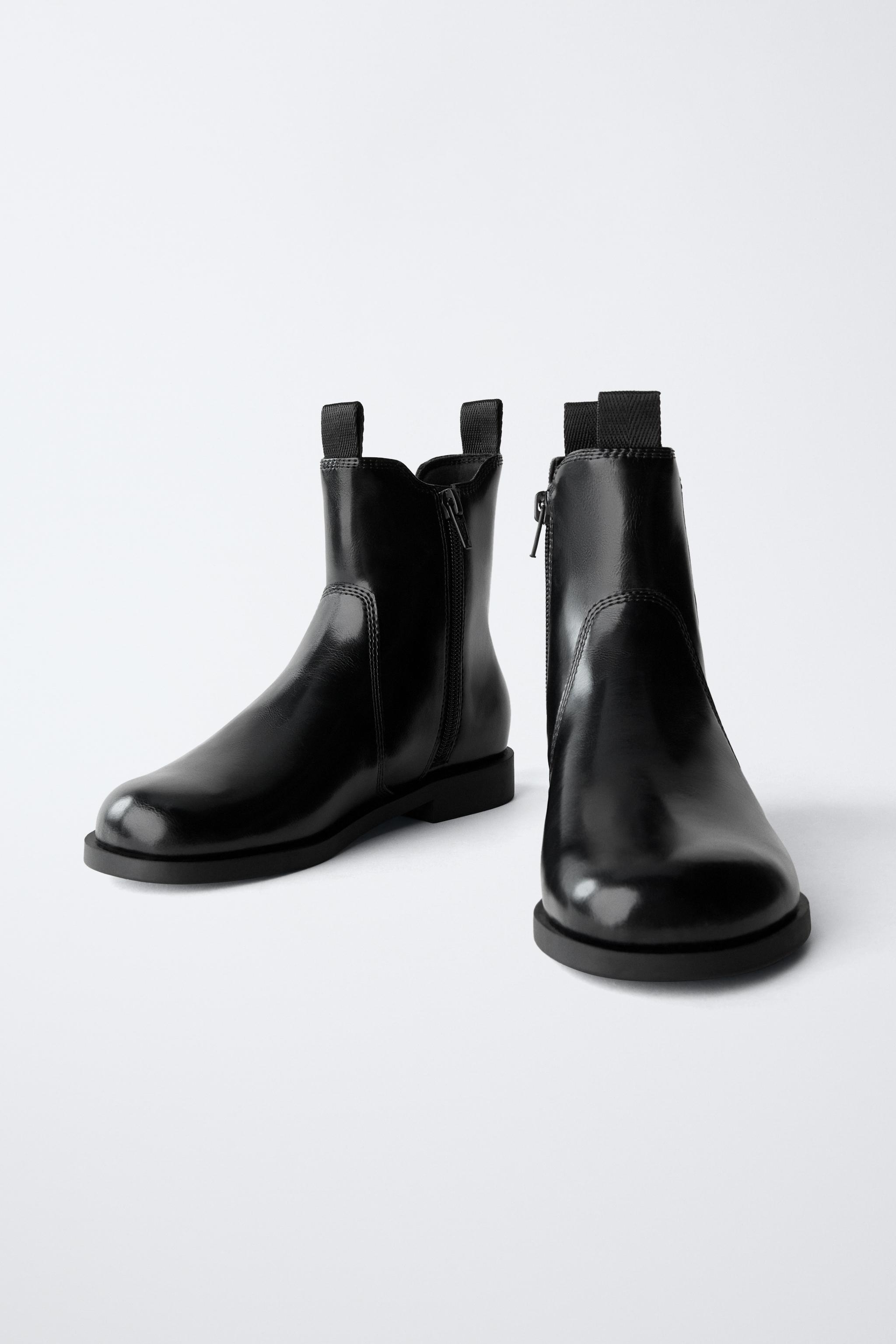 CHELSEA ANKLE BOOTS